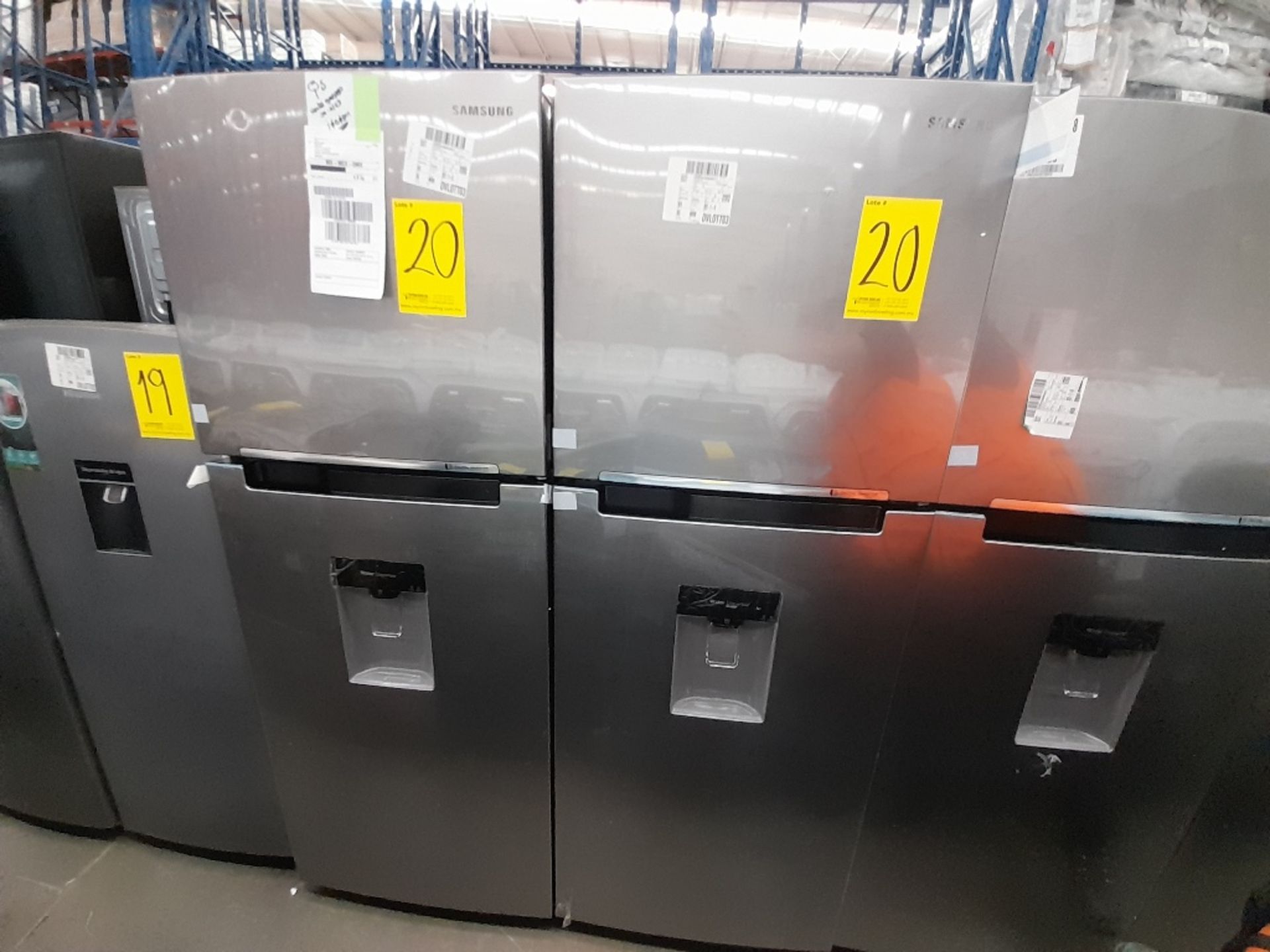 Lote de 2 refrigeradores contiene: 1 Refrigerador Con Dispensador De Agua Marca SAMSUNG, Modelo 9A5