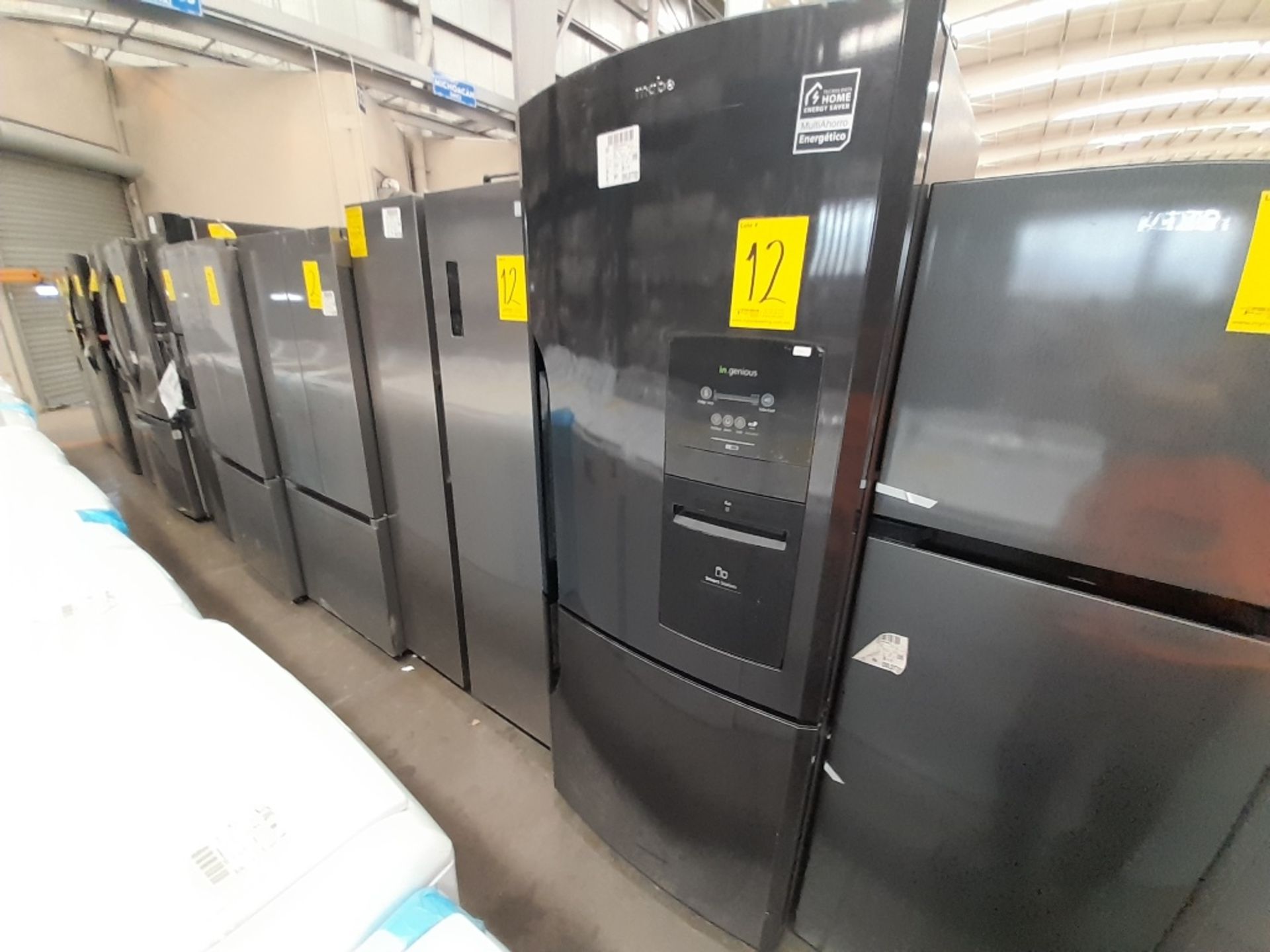 Lote de 2 refrigeradores contiene: 1 Refrigerador Marca MABE, Modelo IWMRP1, Serie ND, Color NEGRO; - Image 3 of 7