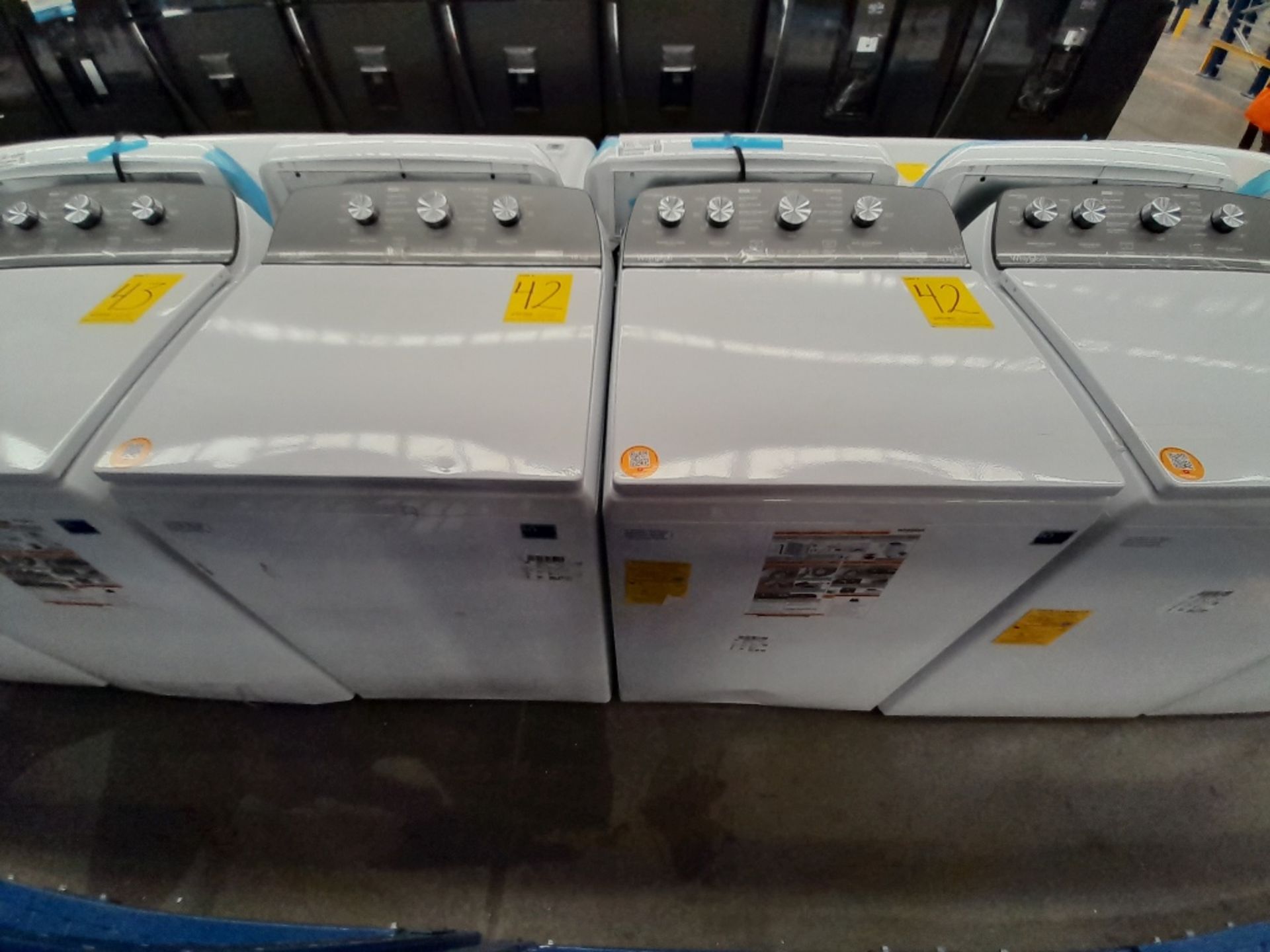 Lote de 2 lavadoras contiene: 1 lavadora de 20 KG Marca WHIRLPOOL, Modelo 8MWTW2024MJM0, Serie HLB0