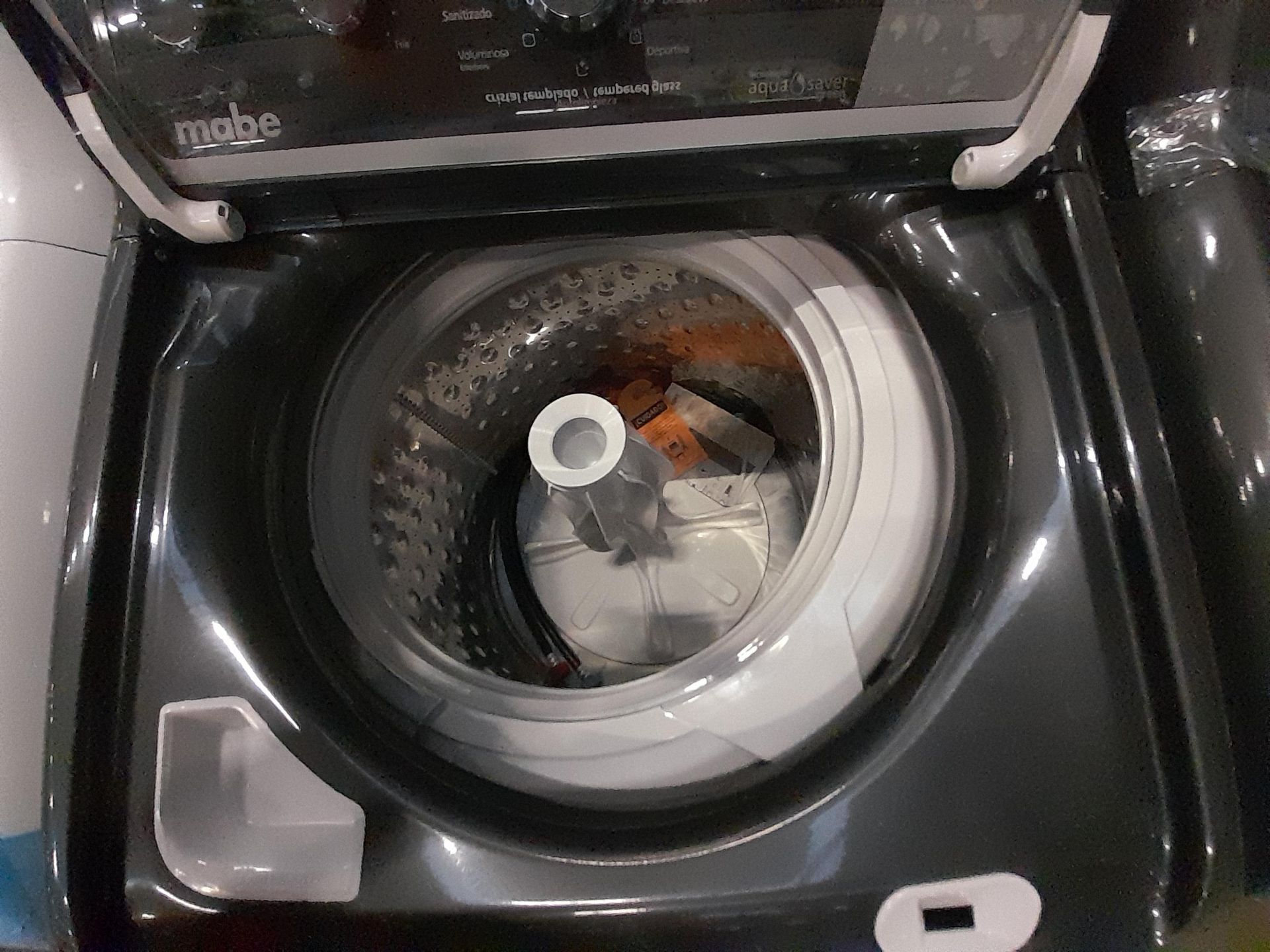 Lote de 2 lavadoras Contiene: 1 lavadora de 21 KG, marca MABE, modelo LMA71215WDAB00, serie S21011, - Image 5 of 6