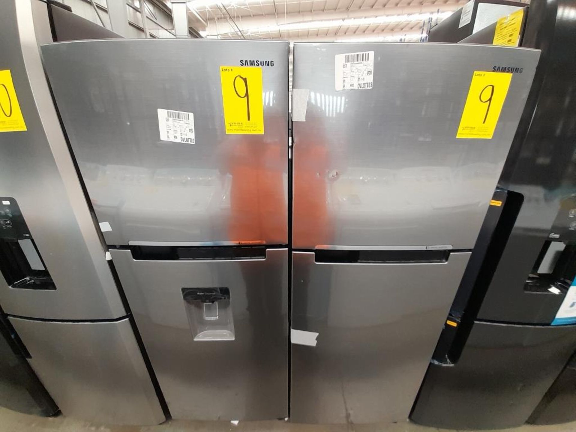 Lote de 2 refrigeradores contiene: 1 Refrigerador Con Dispensador De Agua Marca SAMSUNG, Modelo A51