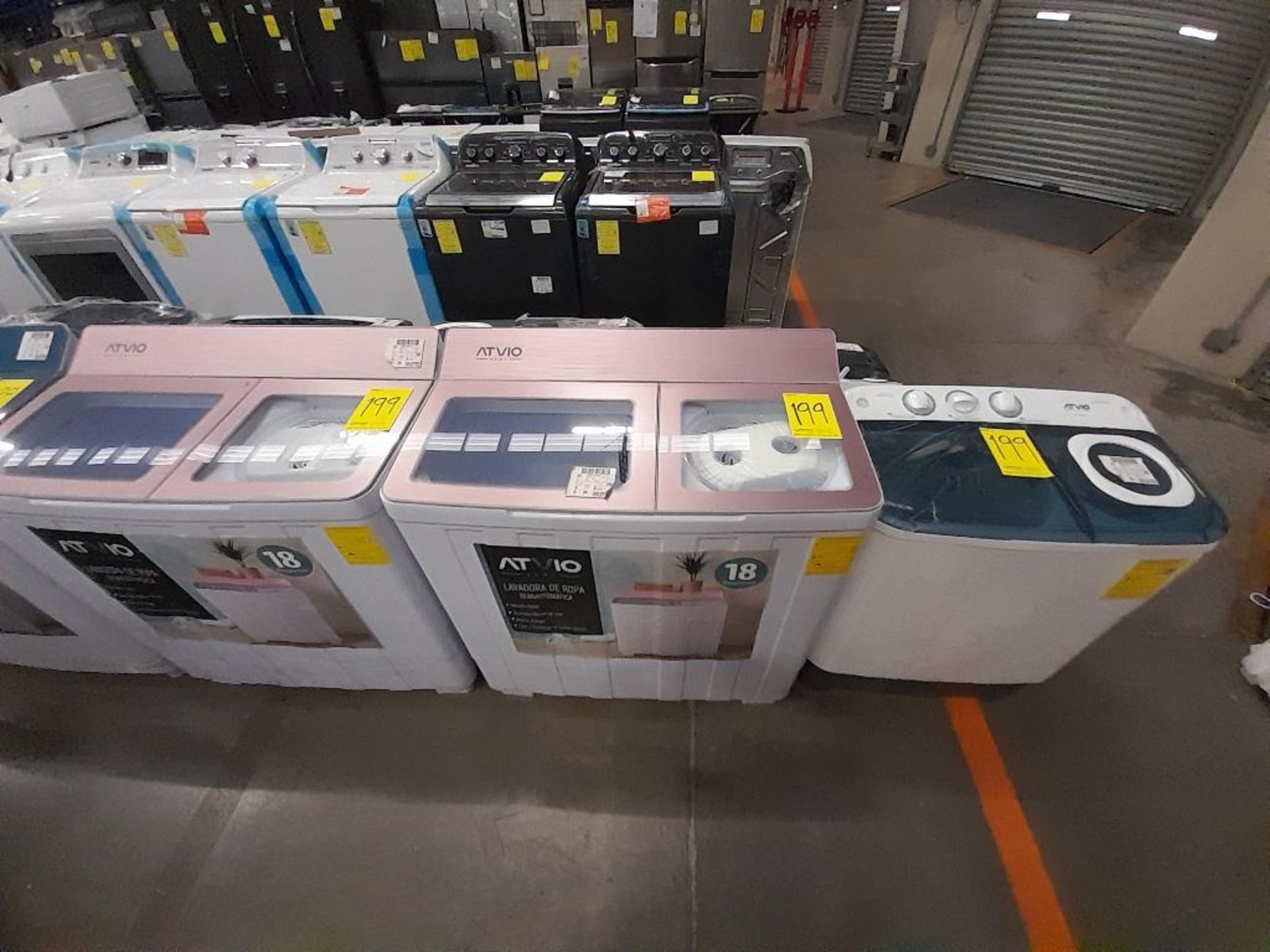 Lote de 3 lavadoras contiene: 1 Lavadora de 18 KG Marca ATVIO, Modelo TT181MX, Serie ND, Color ROSA