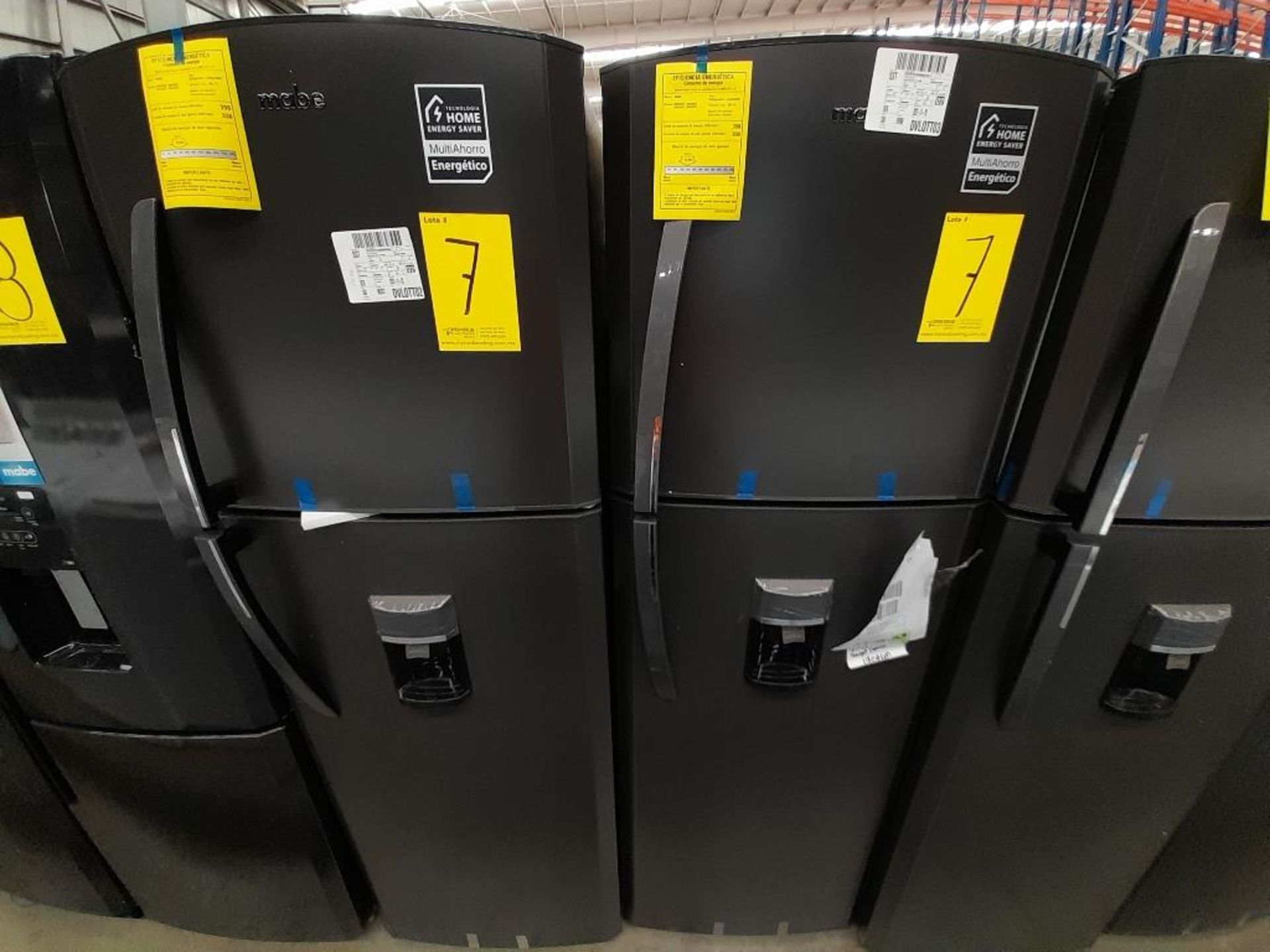 Lote de 2 refrigeradores contiene: 1 Refrigerador Con Dispensador De Agua Marca MABE, Modelo RMA300