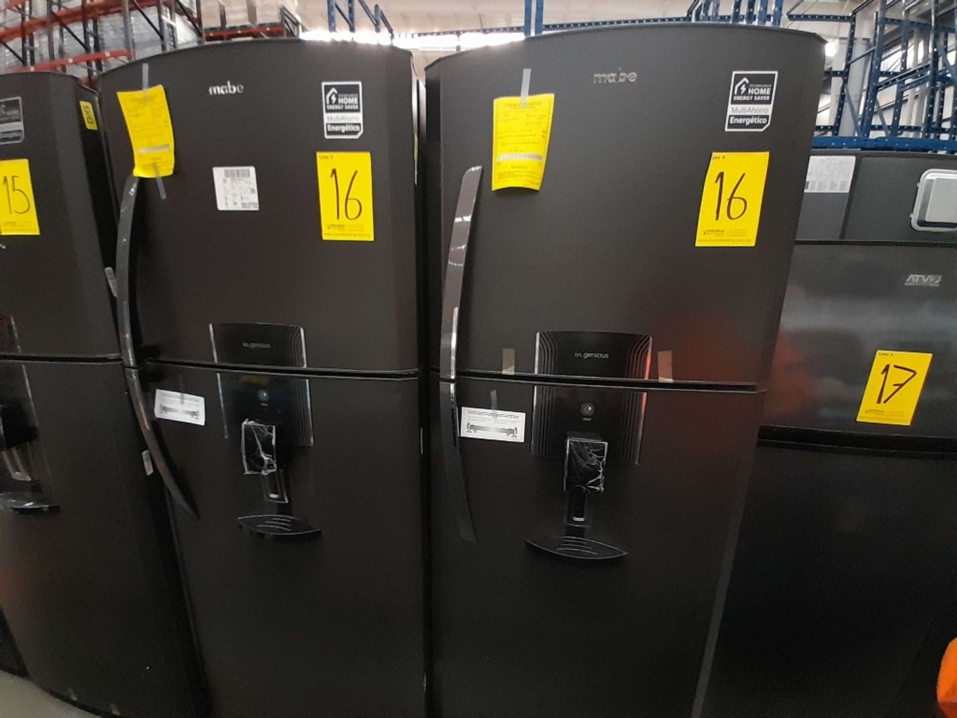 Lote de 2 refrigeradores contiene: 1 Refrigerador Con Dispensador De Agua Marca MABE, Modelo RM360F