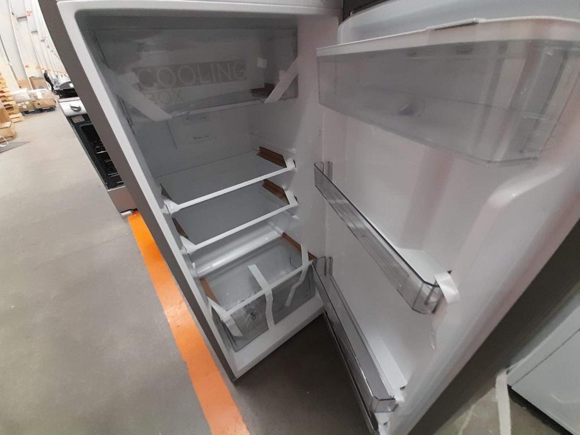 Lote de 2 refrigeradores contiene: 1 Refrigerador Marca WHIRLPOOL, Modelo WT1130M, Serie ND, Color - Image 7 of 8