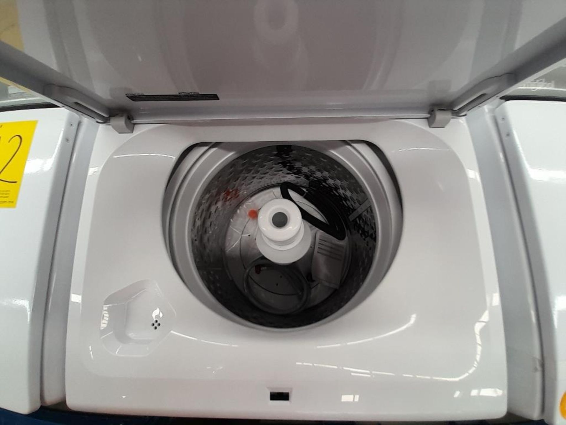 Lote de 2 lavadoras contiene: 1 lavadora de 20 KG Marca WHIRLPOOL, Modelo 8MWTW2024MJM0, Serie HLB0 - Image 4 of 6