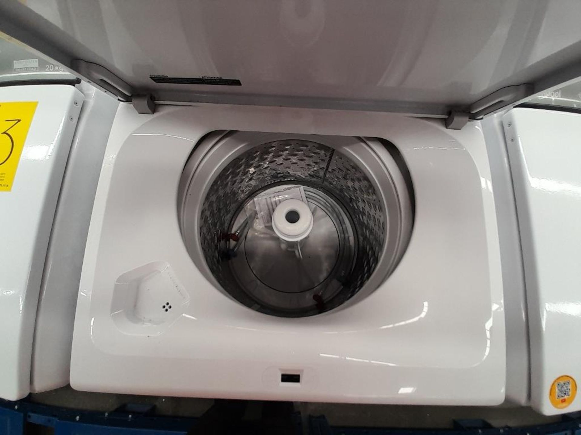 Lote de 2 lavadoras contiene: 1 lavadora de 20 KG Marca WHIRLPOOL, Modelo 8MWTW2024MJM0, Serie HLB0 - Image 5 of 6