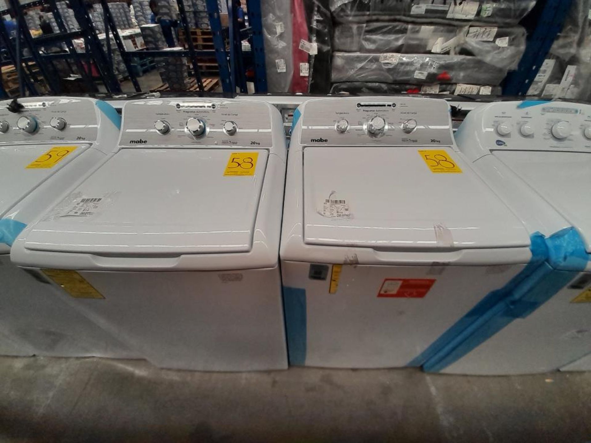 Lote de 2 lavadoras contiene: 1 lavadora de 20 KG Marca MABE, Modelo LMA70213CBAB02, Serie S19132,