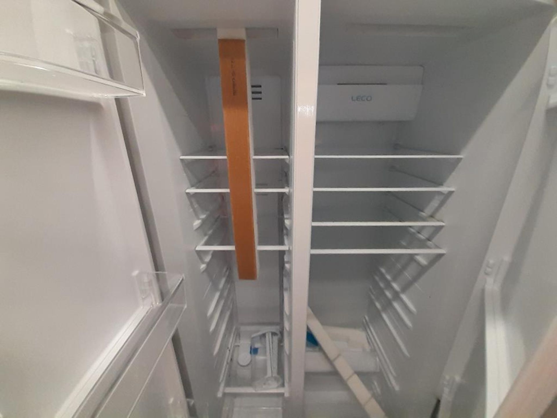 Lote de 2 refrigeradores contiene: 1 Refrigerador Marca MABE, Modelo IWMRP1, Serie ND, Color NEGRO; - Image 6 of 7