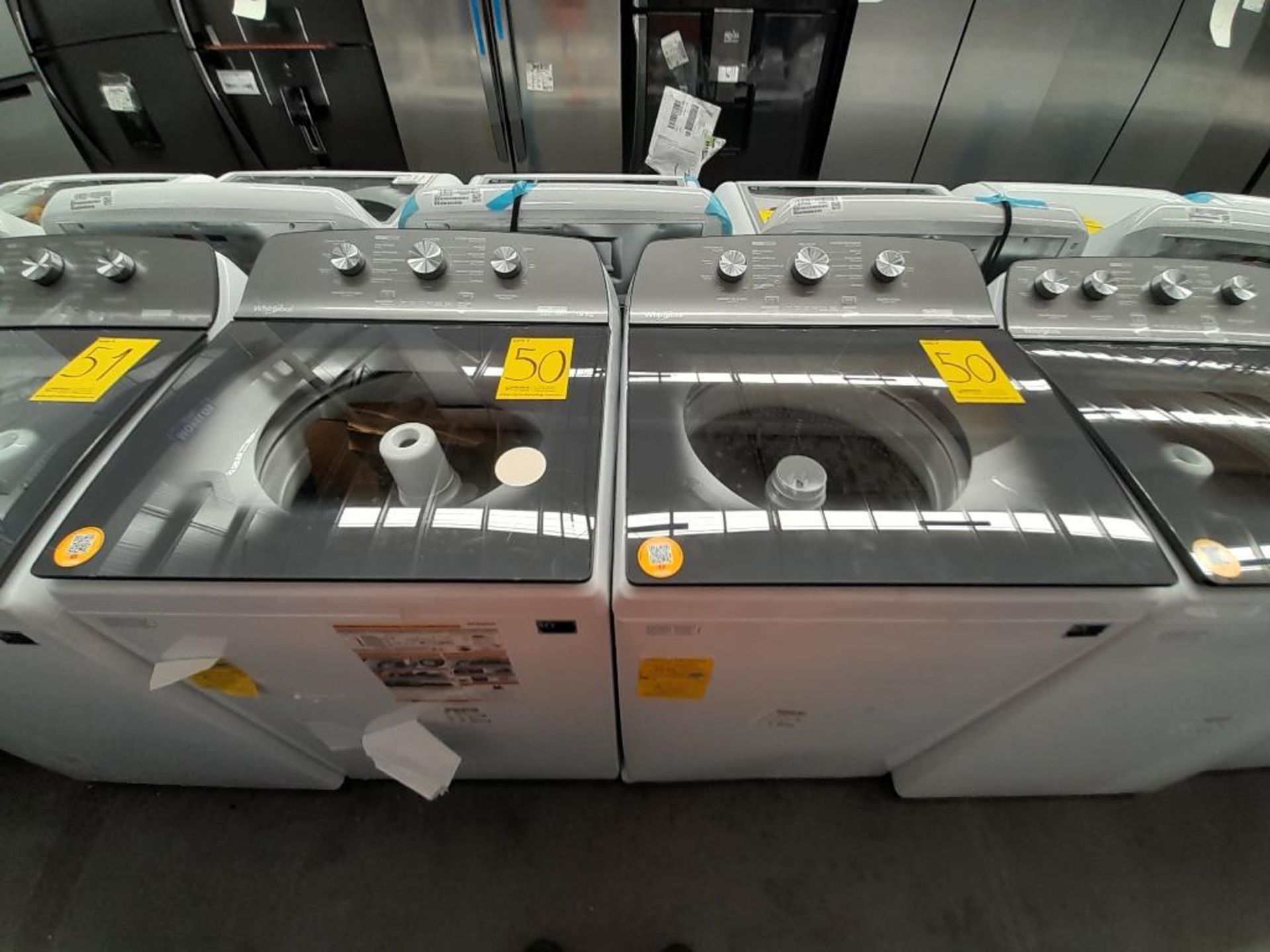 Lote de 2 lavadoras contiene: 1 lavadora de 18 KG Marca WHIRLPOOL, Modelo 8MWTW1813WJM0, Serie HLC0