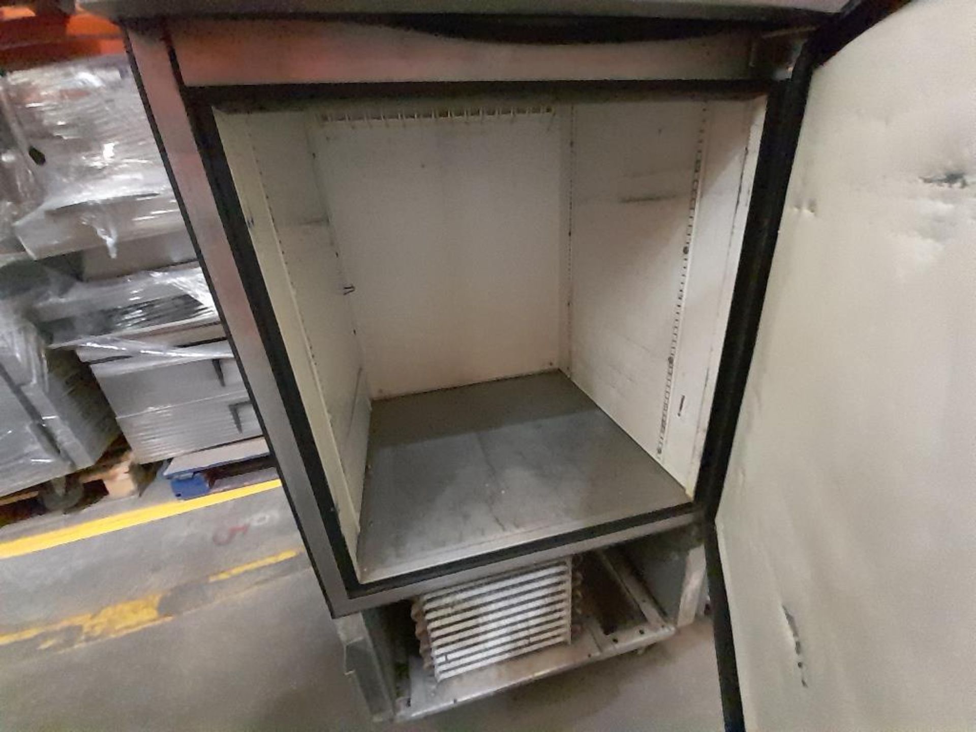 Lote de 2 refrigeradores: 1 Refrigerador en acero inoxidable de dos puertas, Marca TRUE FREEZER, Mo - Image 4 of 6