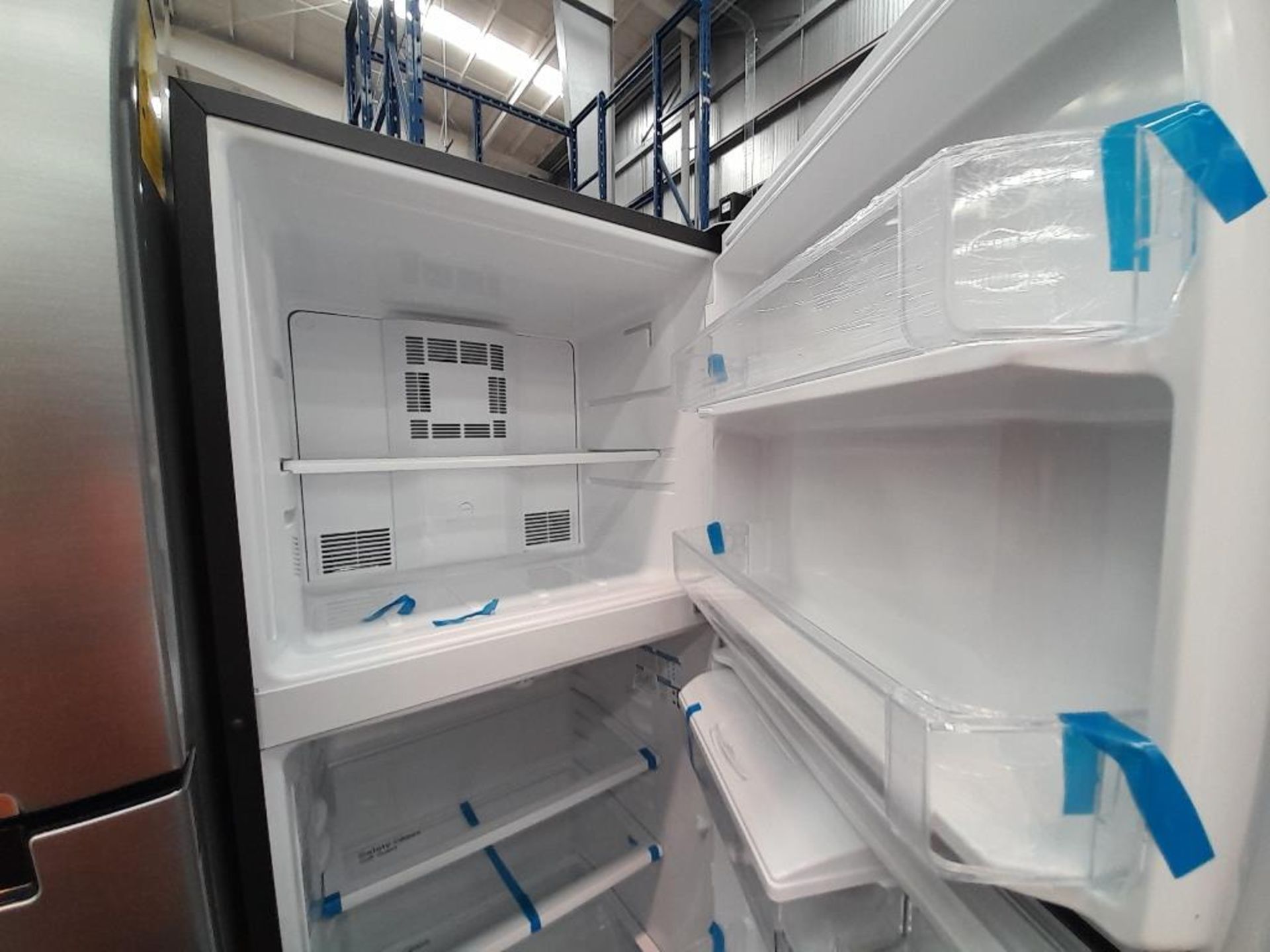 Lote de 1 Refrigerador con dispensador de agua Marca MABE, Modelo RME360FD, Serie 812552, Color - Image 4 of 6
