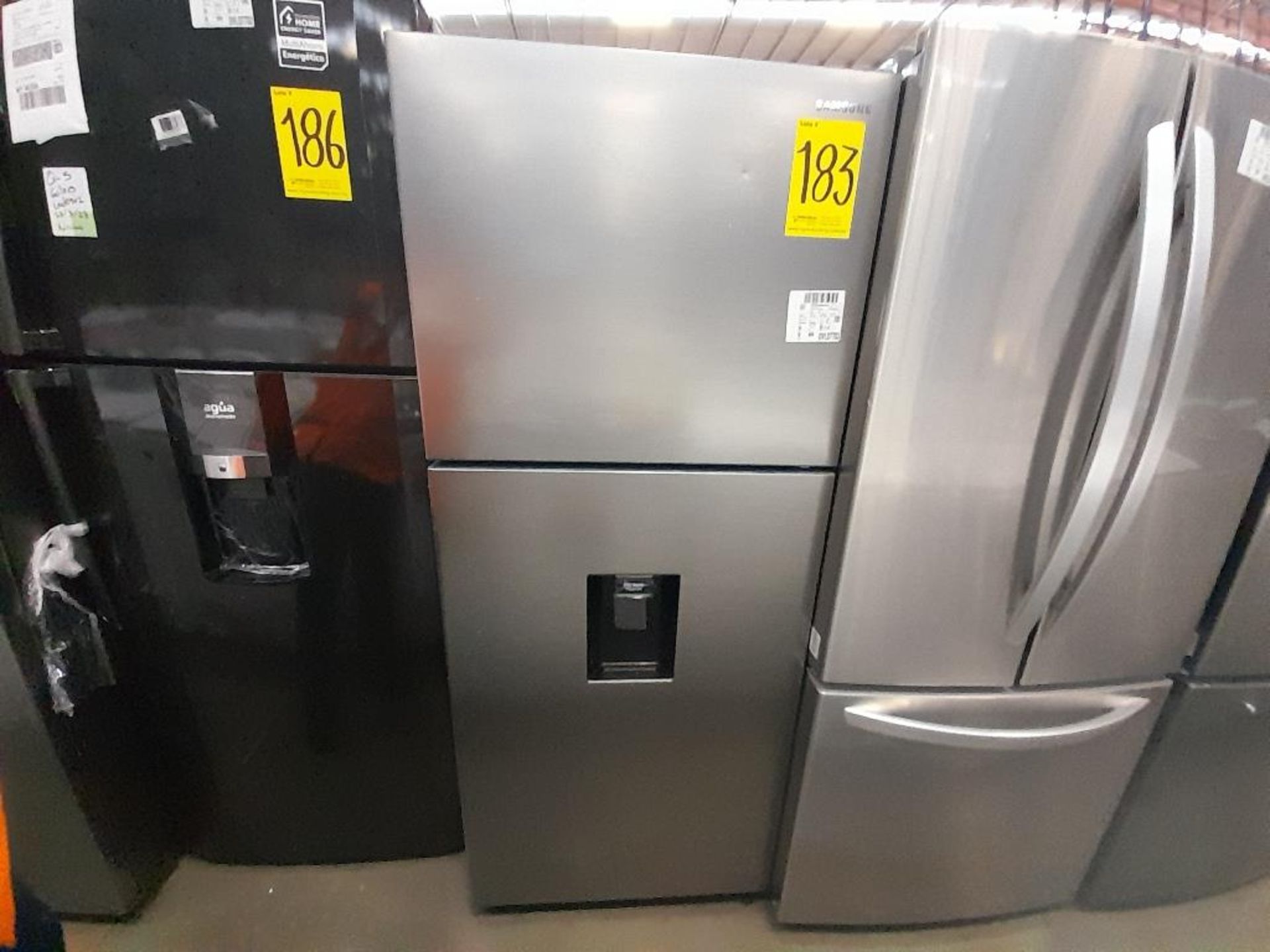 Lote de 1 Refrigerador con dispensador de agua Marca SAMSUNG, Modelo RT44A6304S9, Serie 01154R,