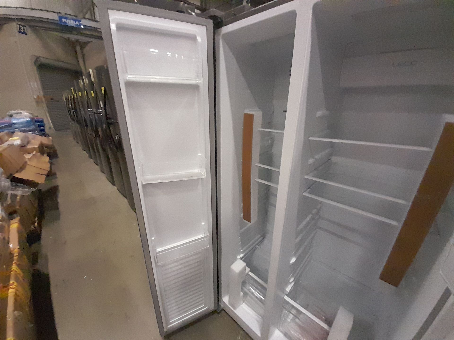 Lote de 1 Refrigerador Marca OSTER, Modelo SBSME20, Serie ND, Color GRIS (No se asegura su func - Image 5 of 7