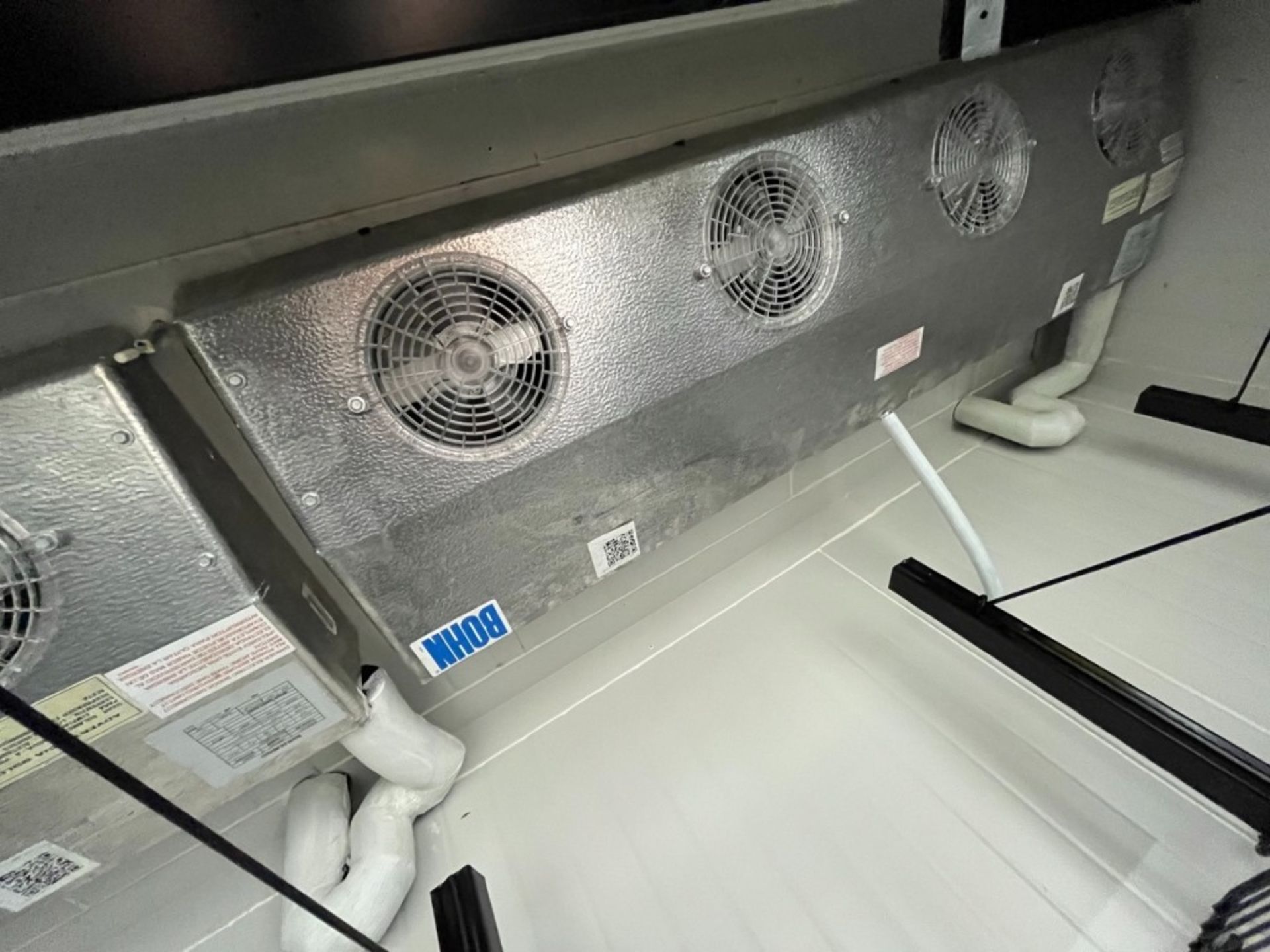 (New equipment) Refrigeration and freezing chamber (3 freezing sections, 3 refrigeration sections) - Image 15 of 17