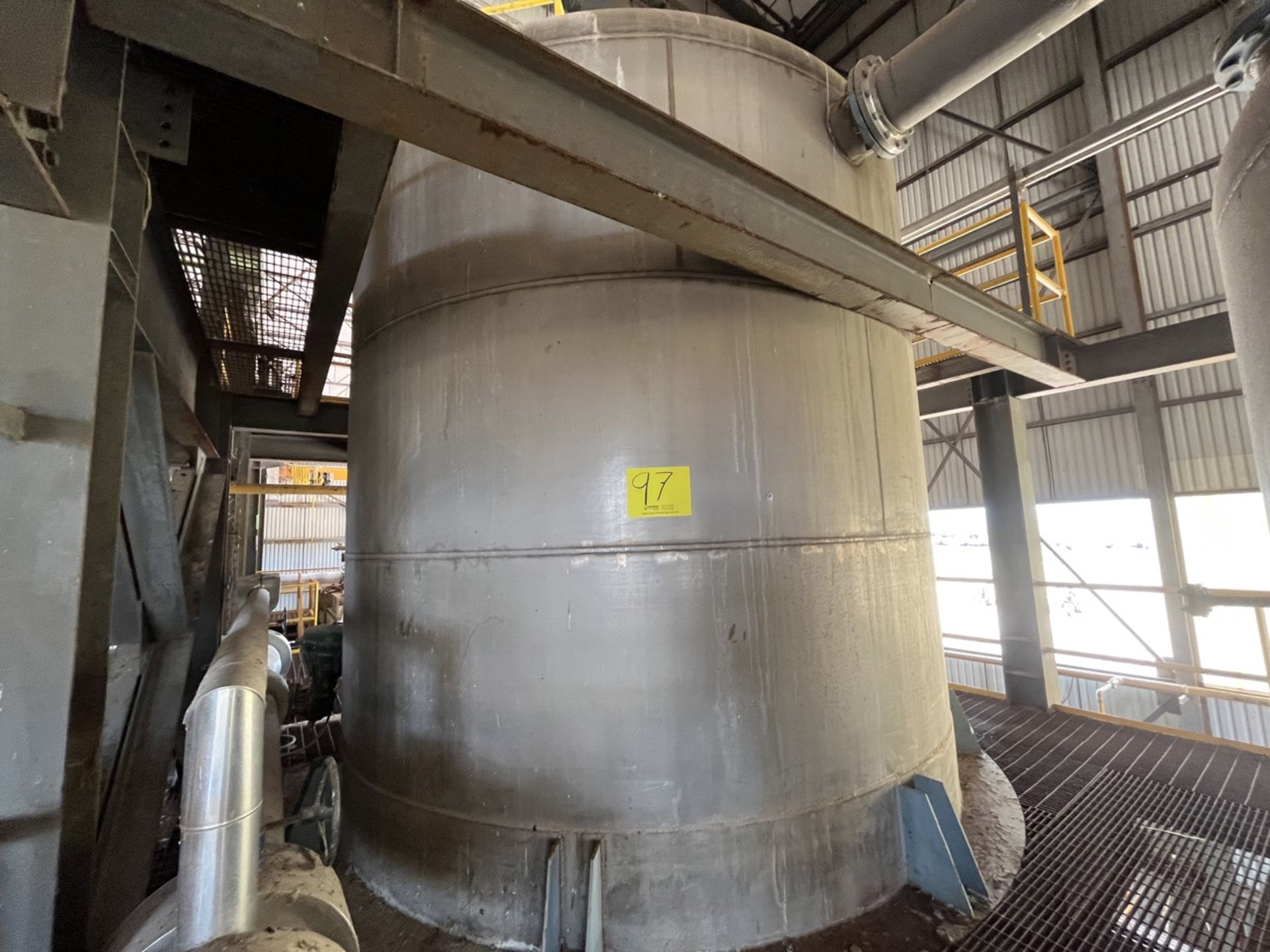 Conical storage tank with stainless steel toriesferica lid measures approximately 4.30 meters in di - Image 2 of 37