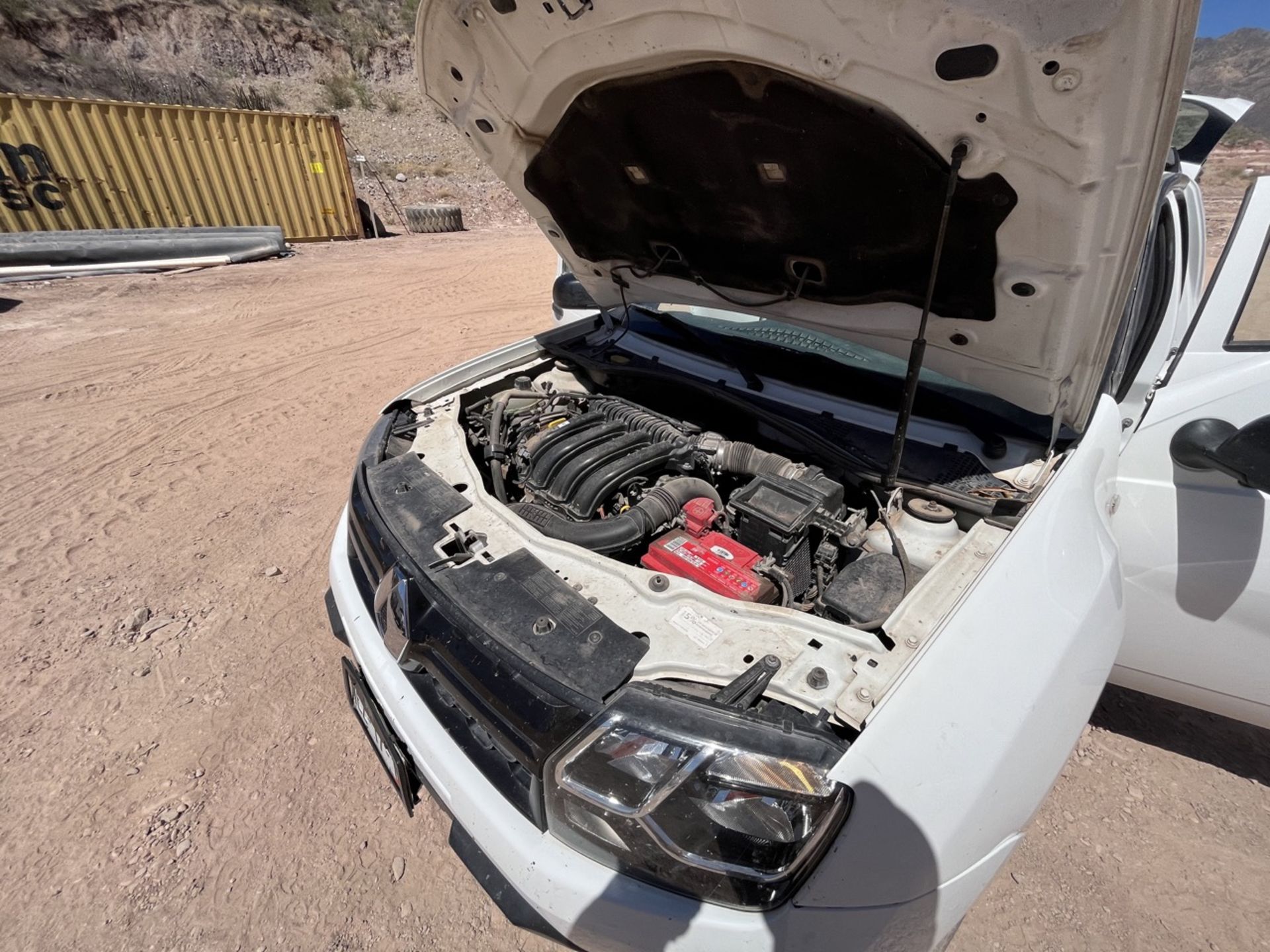 Renault Duster white vehicle, Series 9FBHS1FH4HM590467, Model 2017, automatic transmission, electr - Image 90 of 98