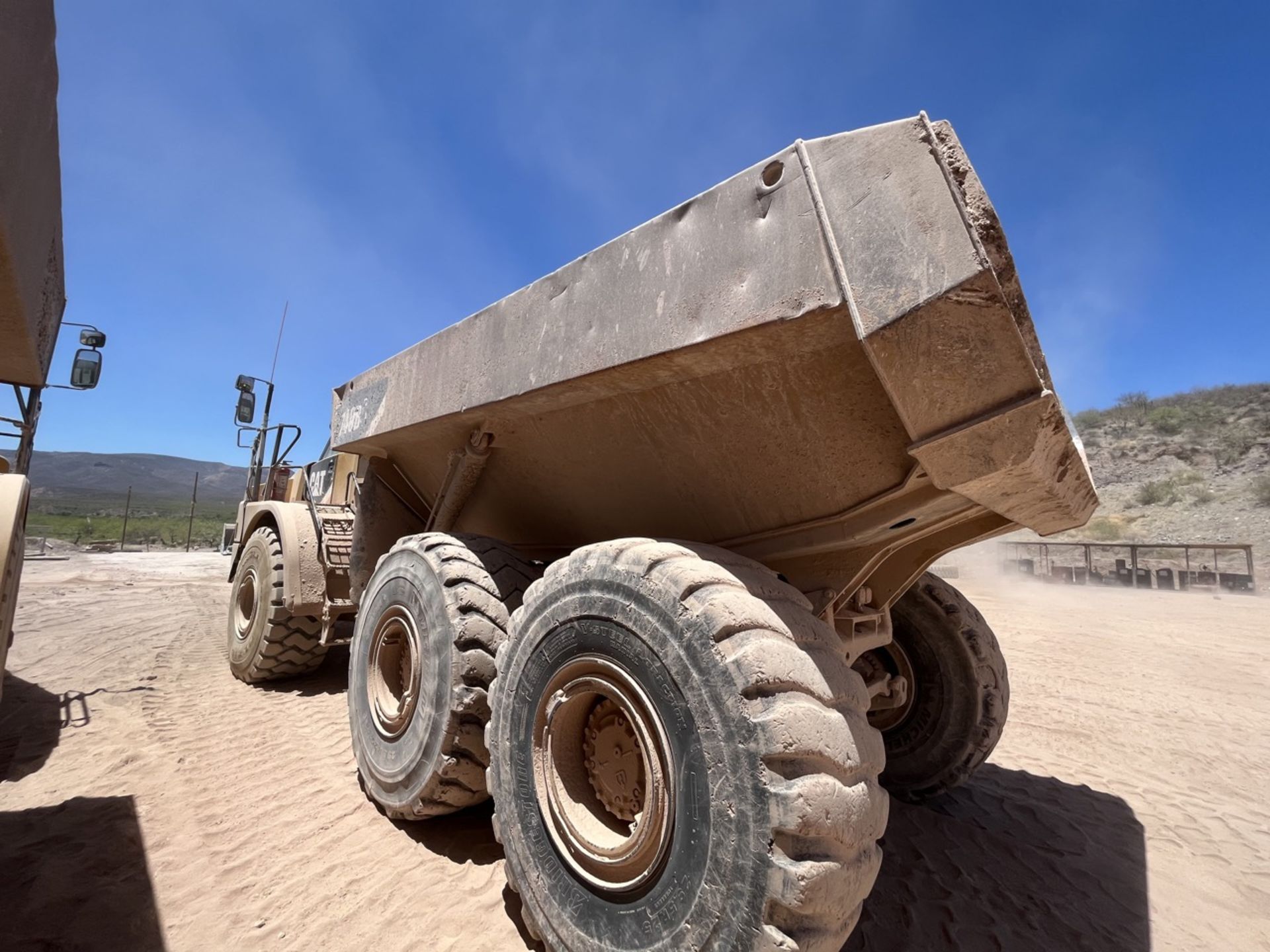 Caterpillar Articulated dump truck, Model 740B, Series CAT0740BAL4E02420 , Year 2013, Hours of use: - Image 11 of 46