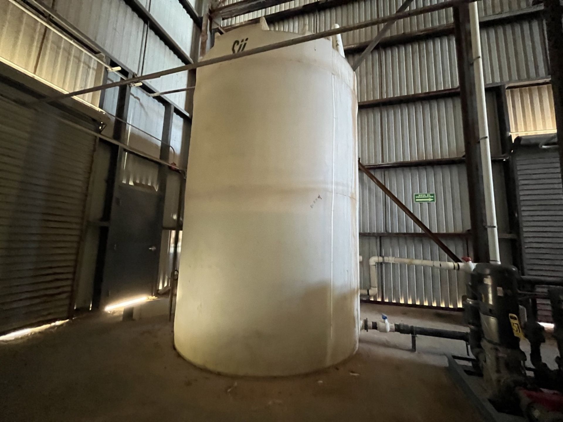 Plastic water storage tank with a capacity of 12 thousand liters, measures approx. 2.40 meters diam - Image 3 of 17
