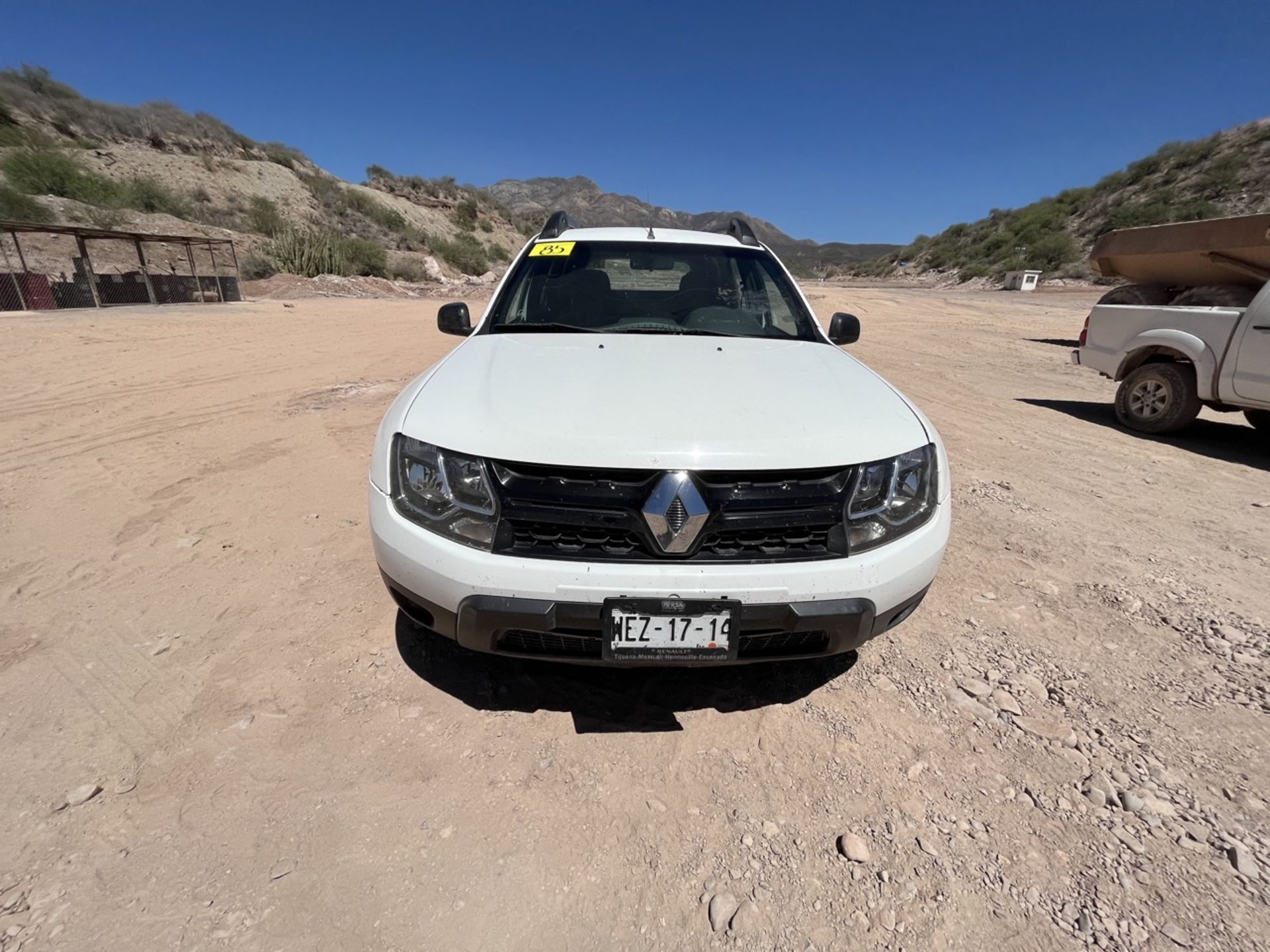 Renault Duster white vehicle, Series 9FBHS1FH4HM590467, Model 2017, automatic transmission, electr - Bild 19 aus 98