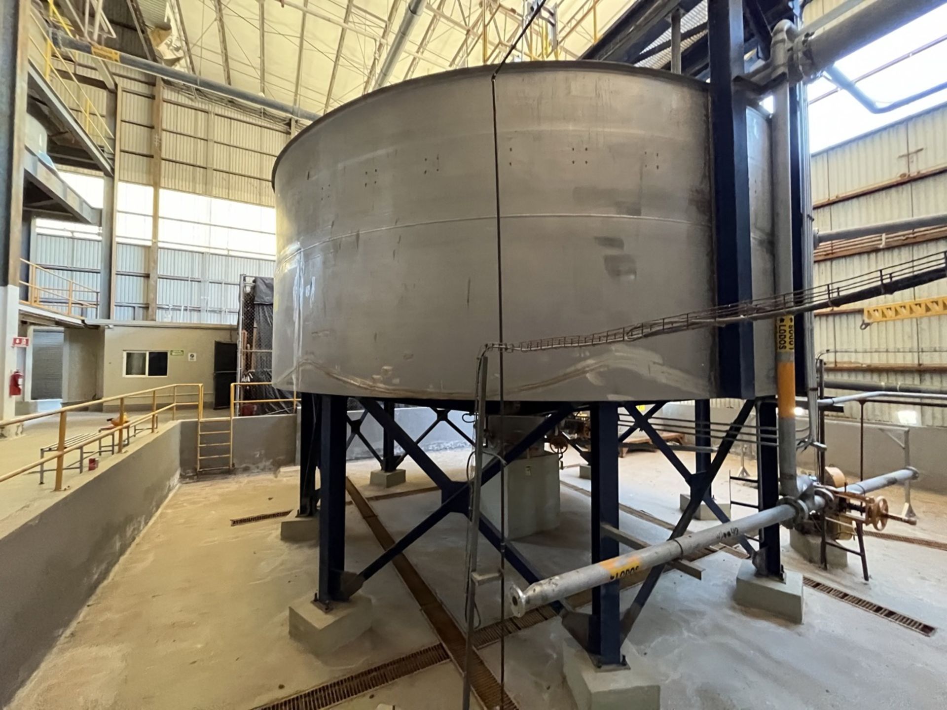 Stainless steel storage tank, measuring approximately 7 meters in diameter x 5.50 meters in height - Image 7 of 20