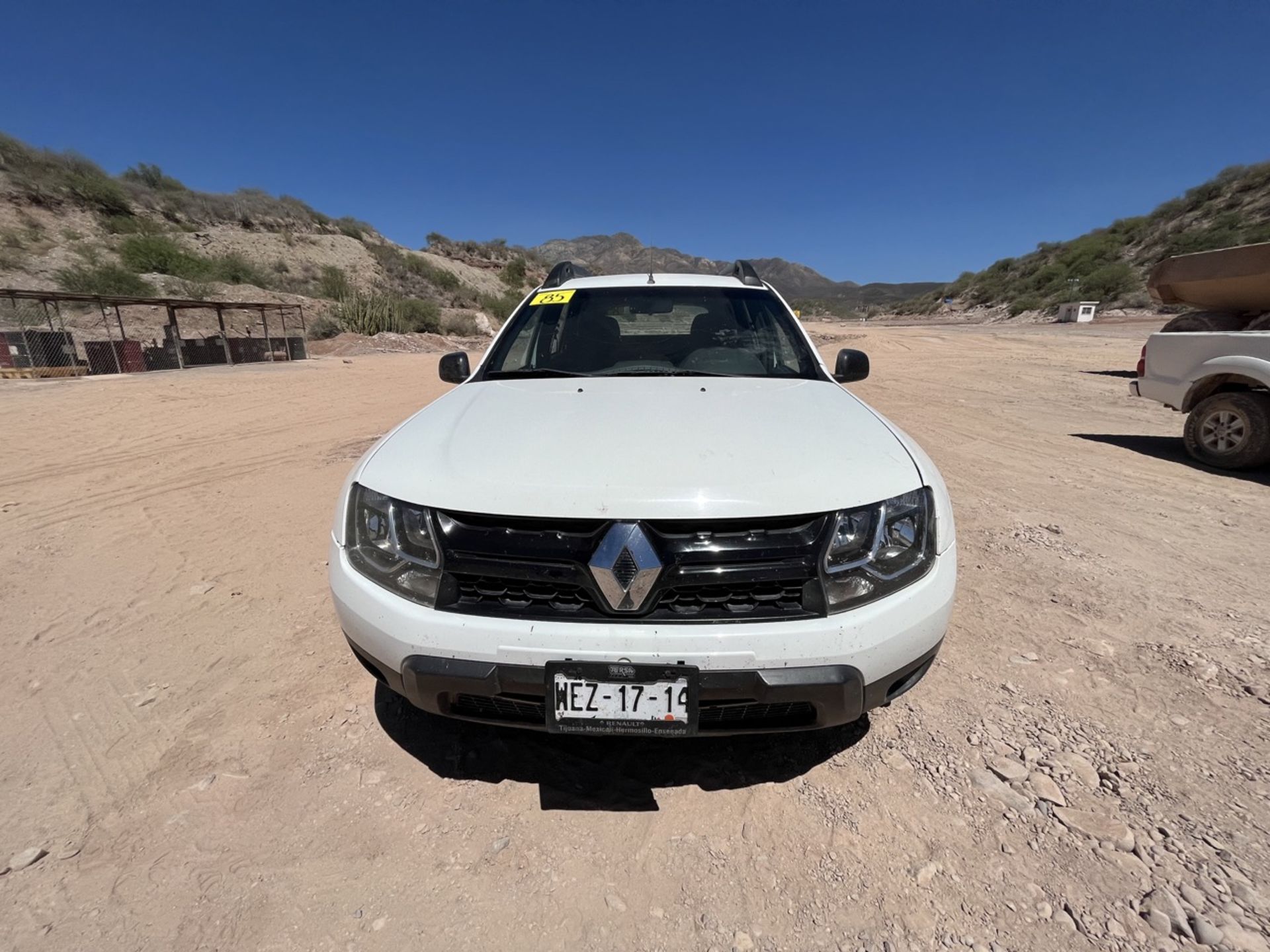 Renault Duster white vehicle, Series 9FBHS1FH4HM590467, Model 2017, automatic transmission, electr - Image 3 of 98
