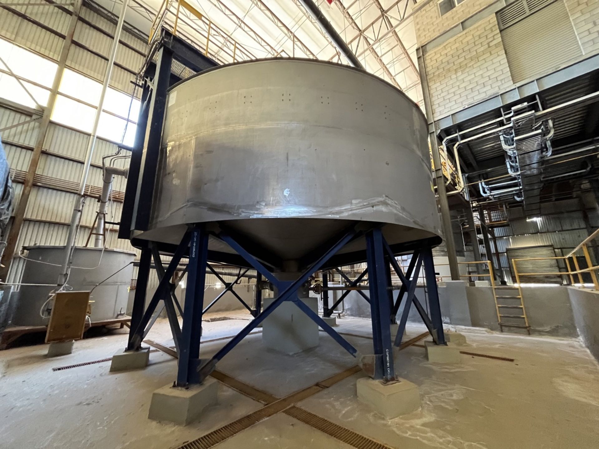 Stainless steel storage tank, measuring approximately 7 meters in diameter x 5.50 meters in height - Image 4 of 20