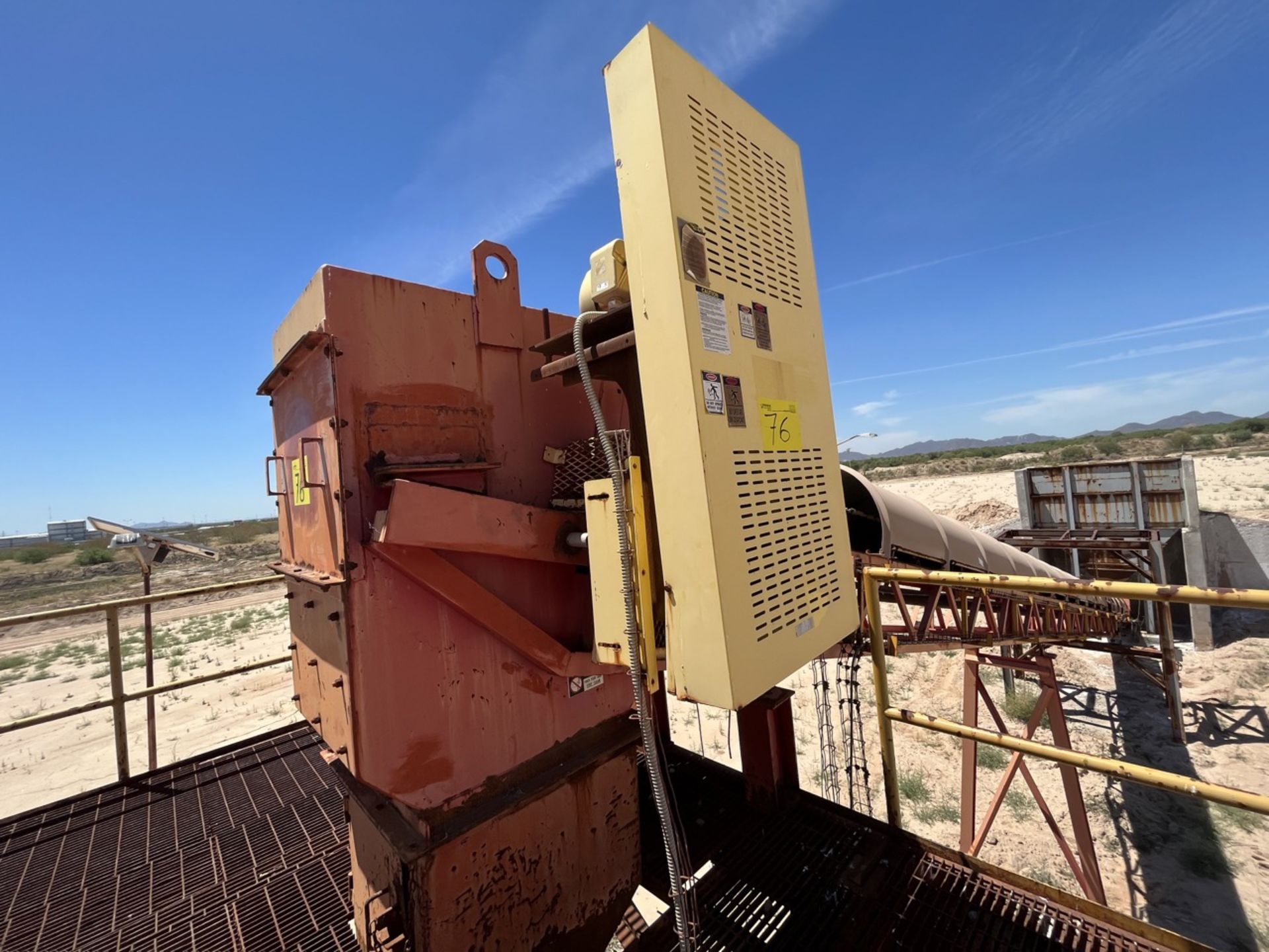 MECO Inclined rubber conveyor belt measuring approximately 60 cm wide x 20 meters long, Series 2659 - Image 30 of 42