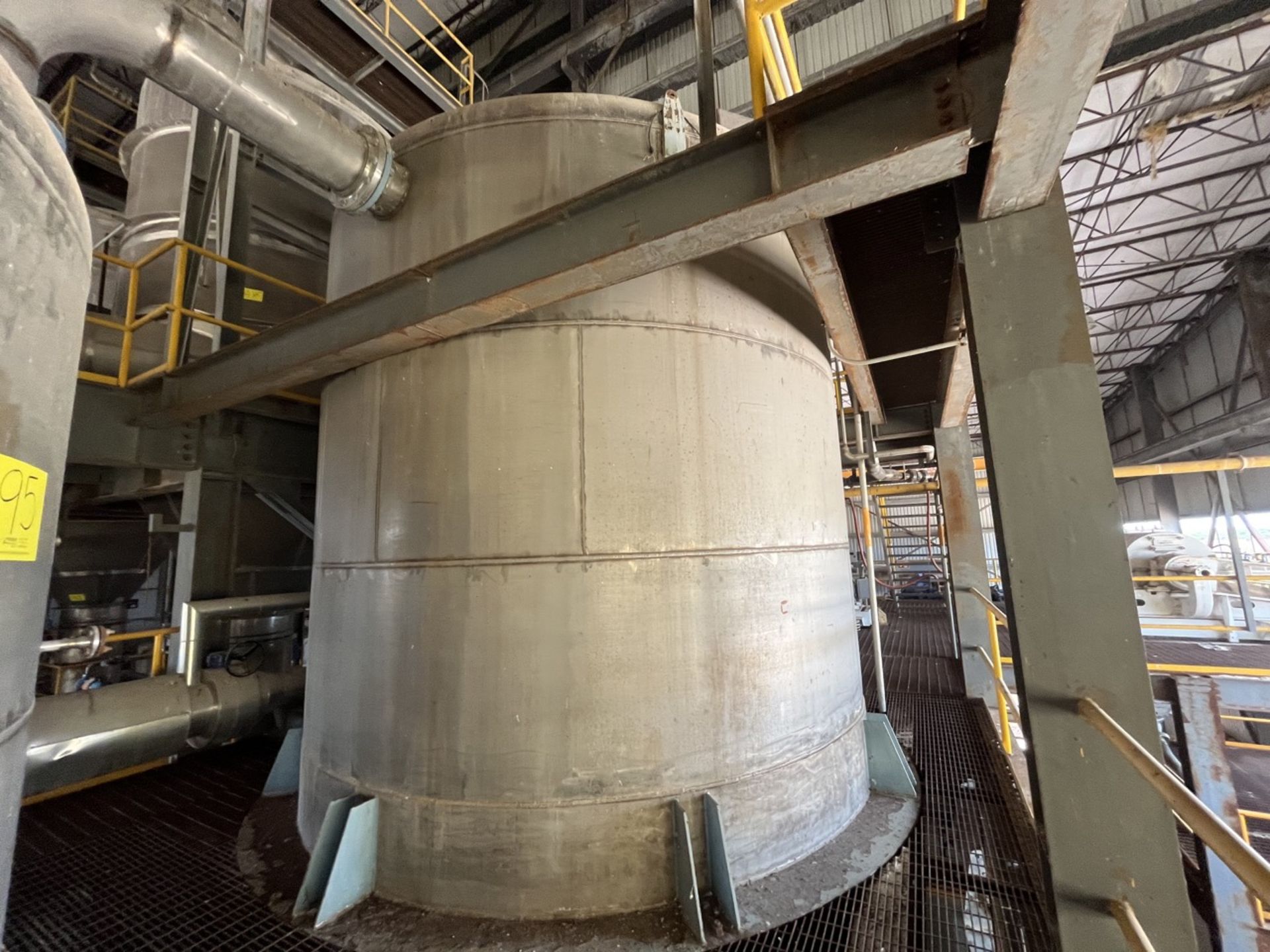 Conical storage tank with stainless steel toriesferica lid measures approximately 4.30 meters in di - Image 22 of 37