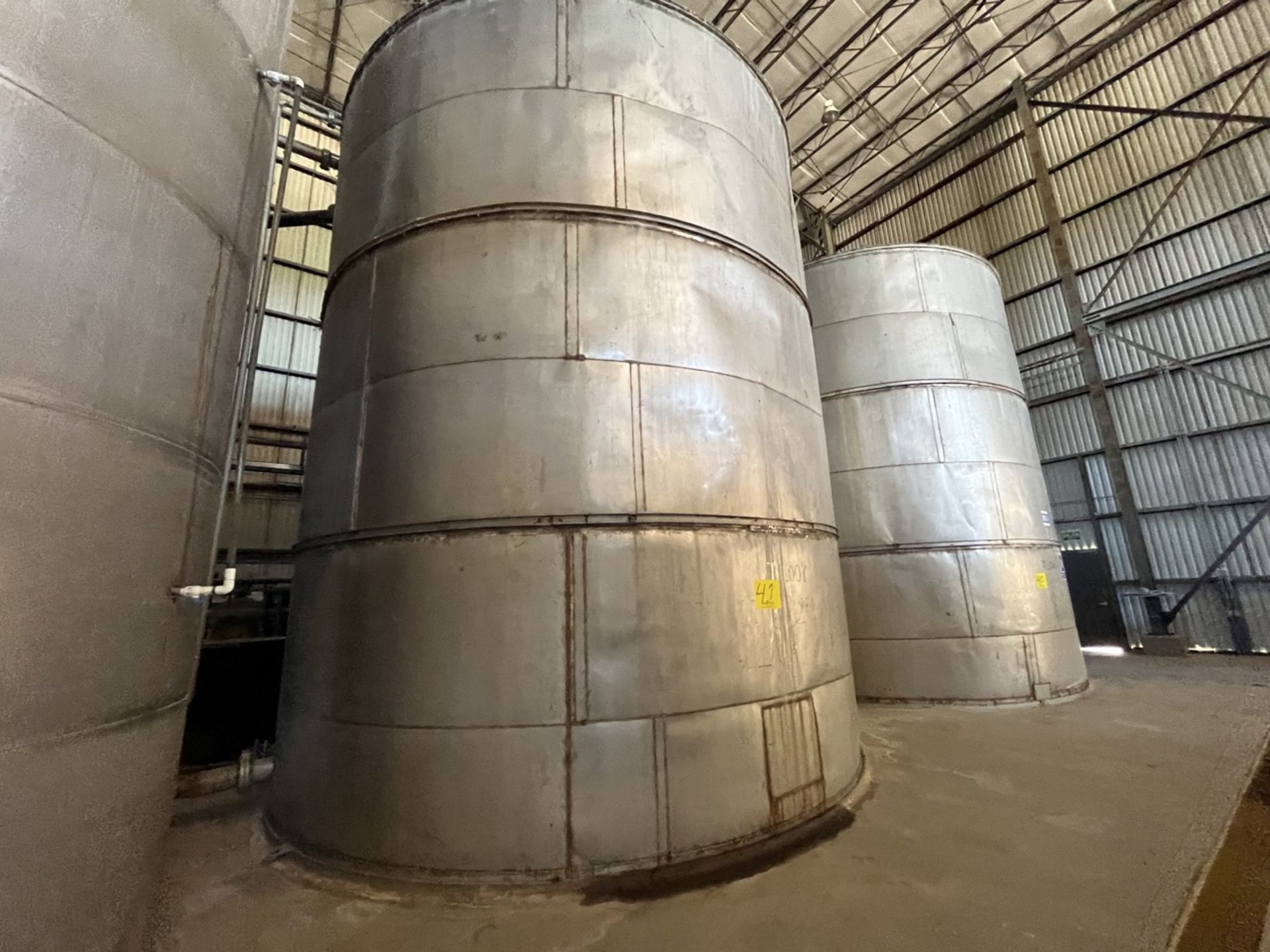 Stainless steel storage tank with a capacity of 192,163 liters, measuring approximately 6 meters in - Bild 7 aus 9