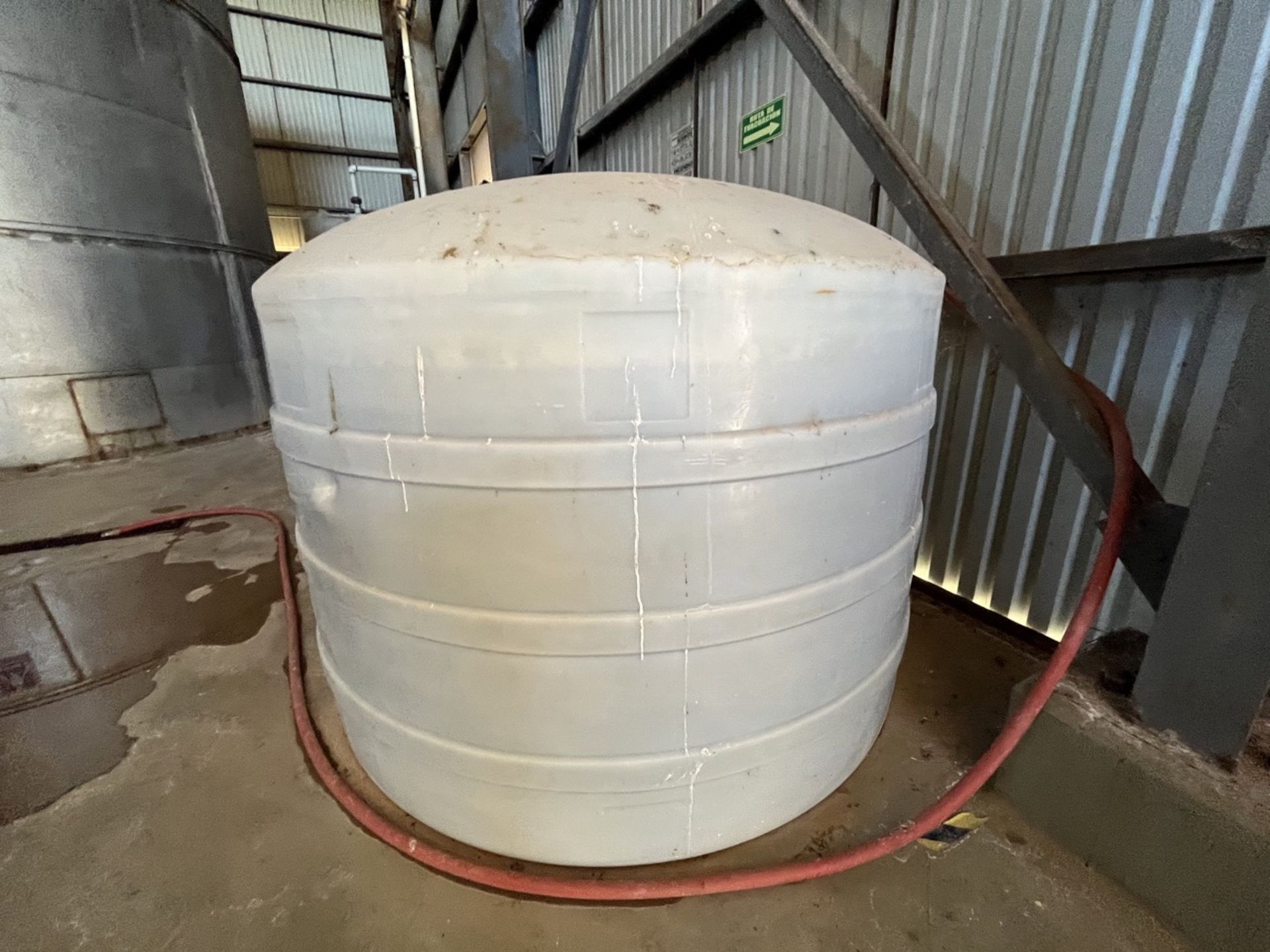 OASIS Water storage tank ,cistern type, capacity of 5 thousand liters approx, measures approx 2.10 - Image 6 of 16