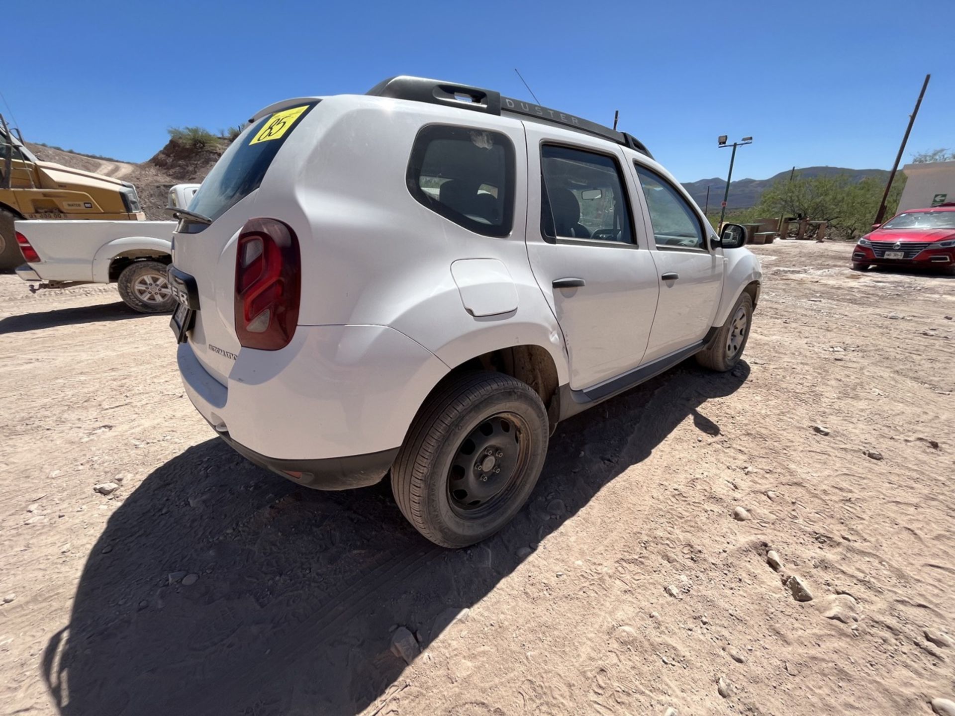 Renault Duster white vehicle, Series 9FBHS1FH4HM590467, Model 2017, automatic transmission, electr - Bild 12 aus 98