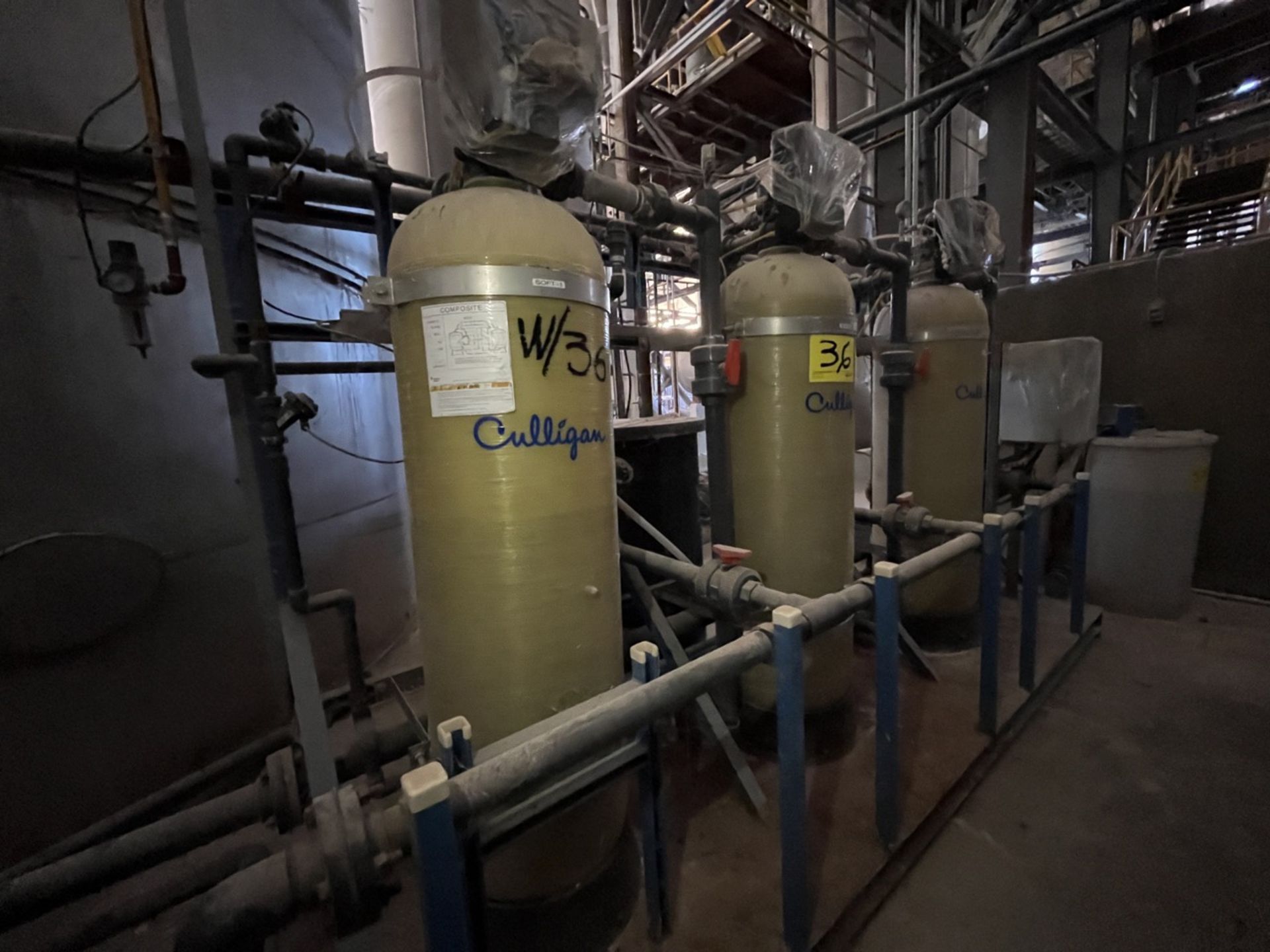 Culligan reverse osmosis equipment, with 300 psi Shelco filter, 3 softening tanks with a capacity o - Bild 11 aus 23