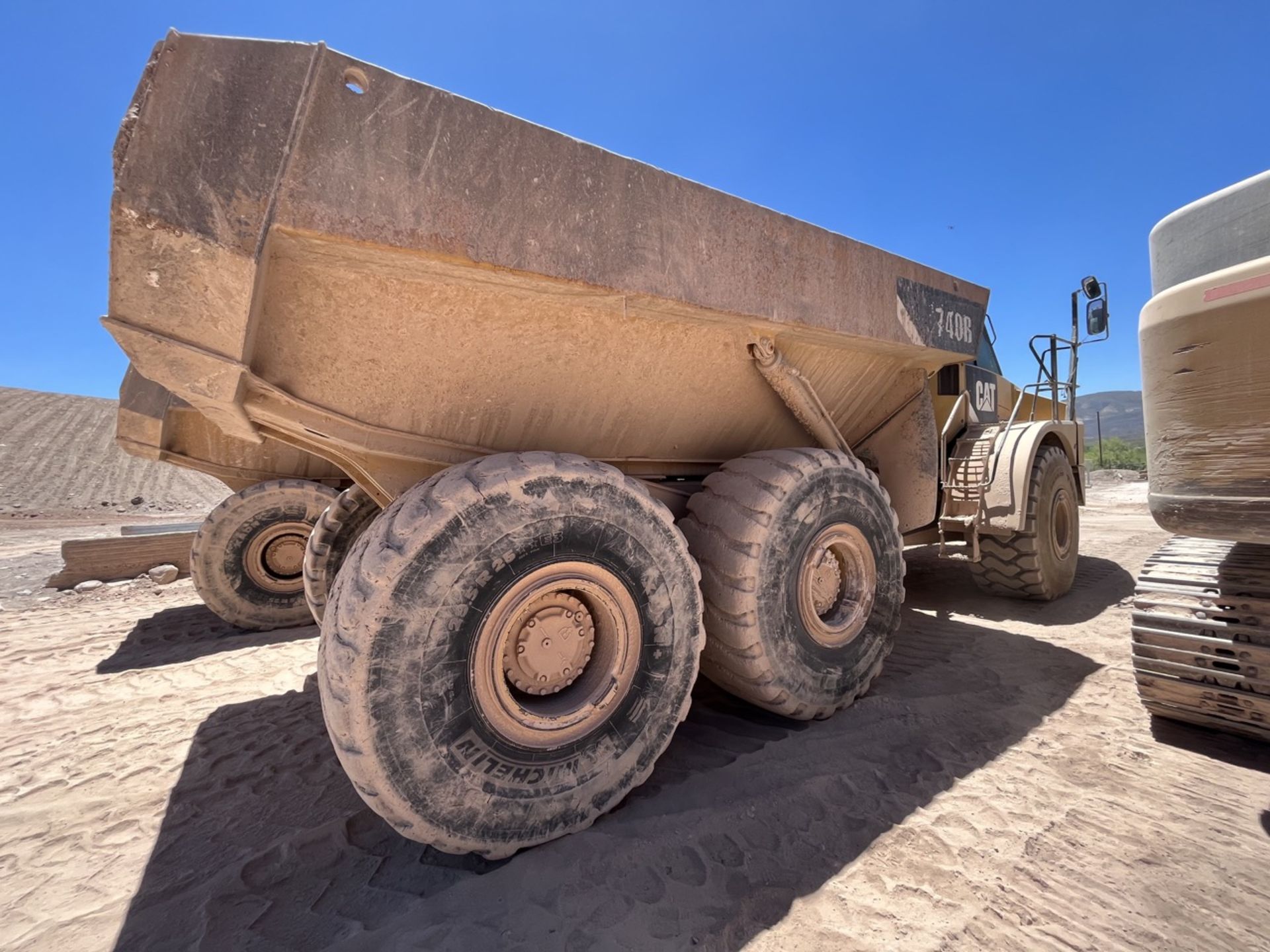 Caterpillar Articulated dump truck, Model 740B, Series CAT0740BAL4E02420 , Year 2013, Hours of use: - Image 7 of 46