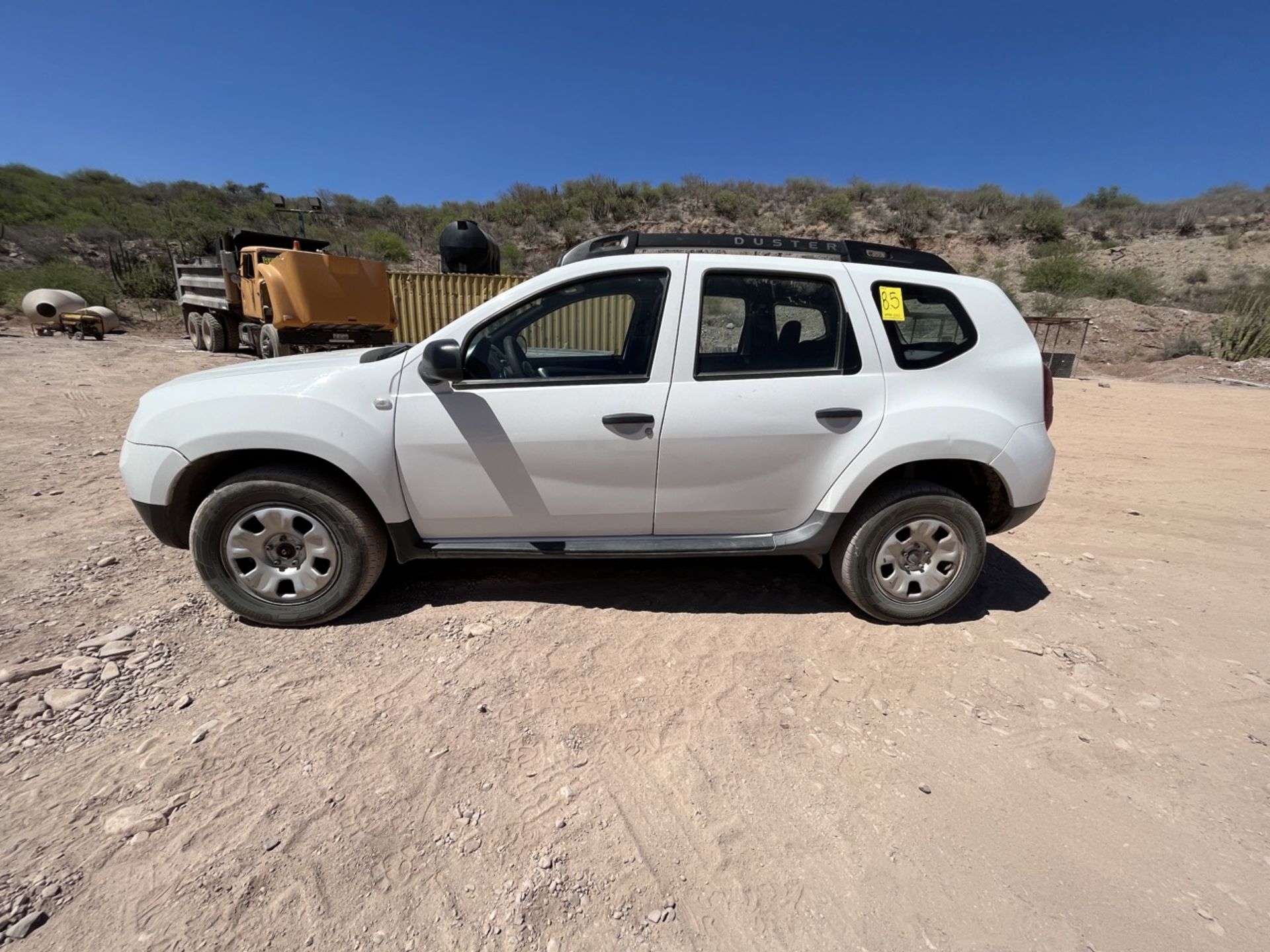 Renault Duster white vehicle, Series 9FBHS1FH4HM590467, Model 2017, automatic transmission, electr - Bild 5 aus 98