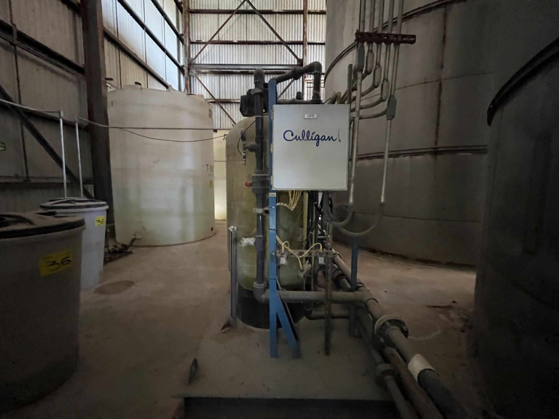 Culligan reverse osmosis equipment, with 300 psi Shelco filter, 3 softening tanks with a capacity o - Image 9 of 39
