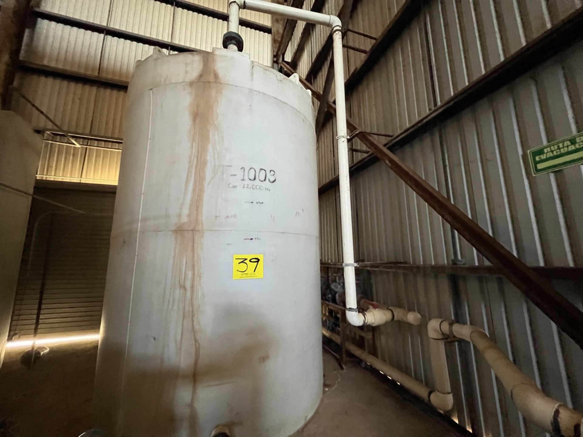 Plastic water storage tank with a capacity of 12 thousand liters, measures approx. 2.40 meters diam - Image 7 of 17