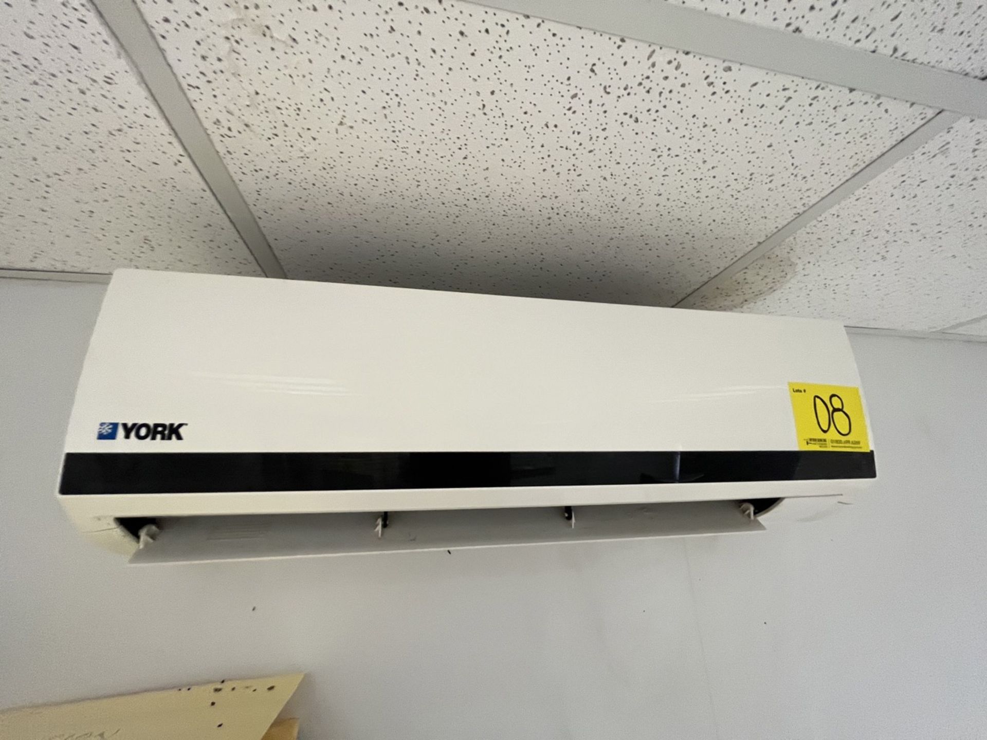 York minisplit air conditioner with control, Model YSEA12FS-ADK, Series 100001010140290131, 220 Vol - Image 8 of 14