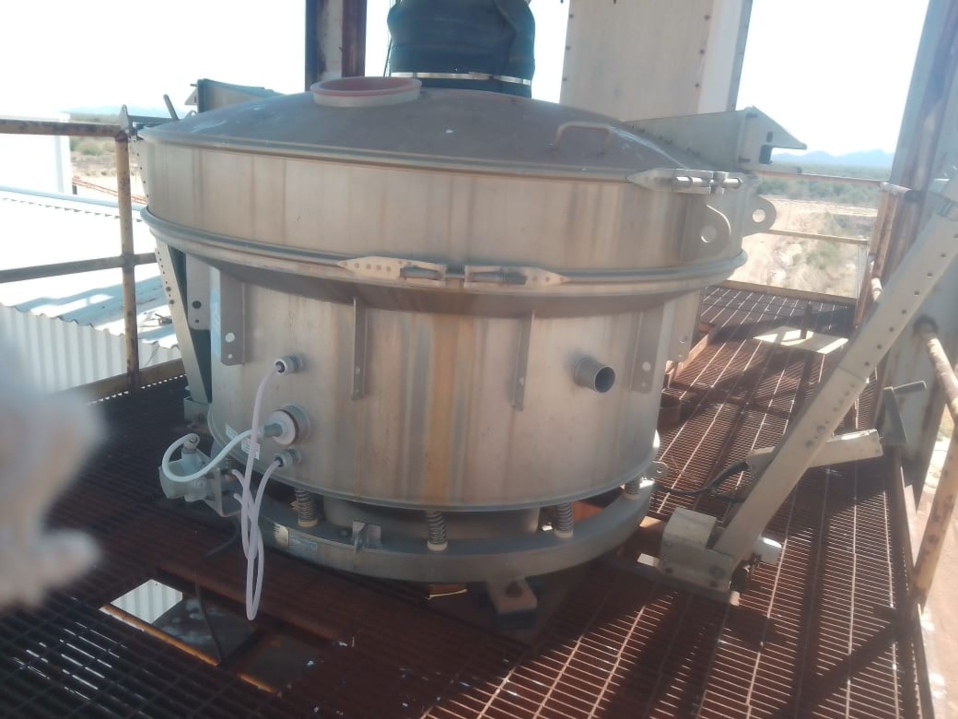 Sweco Stainless Steel Vibratory Sifter, Model ND, ND Series, 4 stations / Tamiz vibratorio en acero - Image 4 of 11