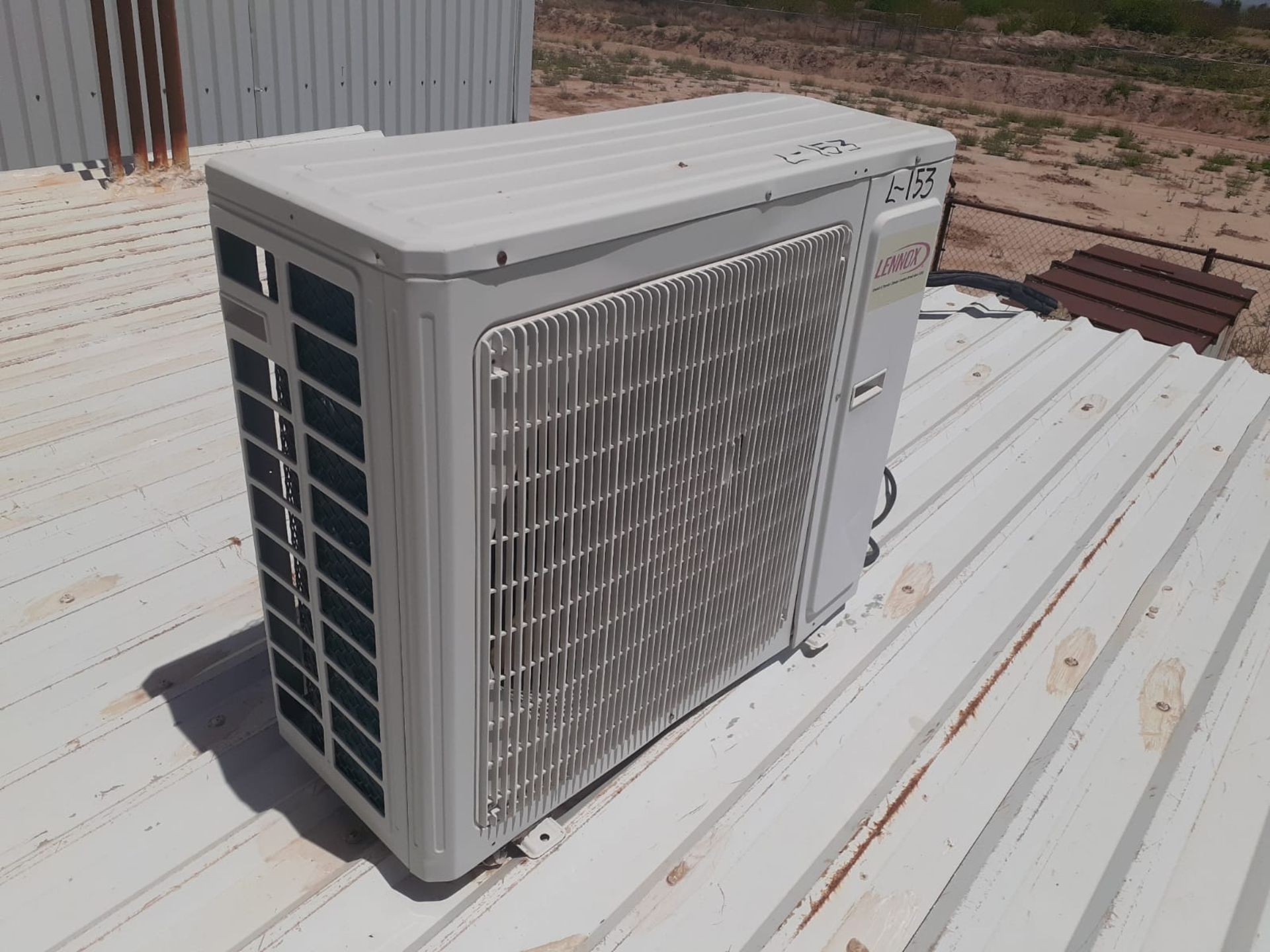 Lennox Minisplit air conditioner, Model LM036HI-100P232-1X, Series S2817C28083, 230 Volts, 60 Hz; I - Bild 9 aus 13