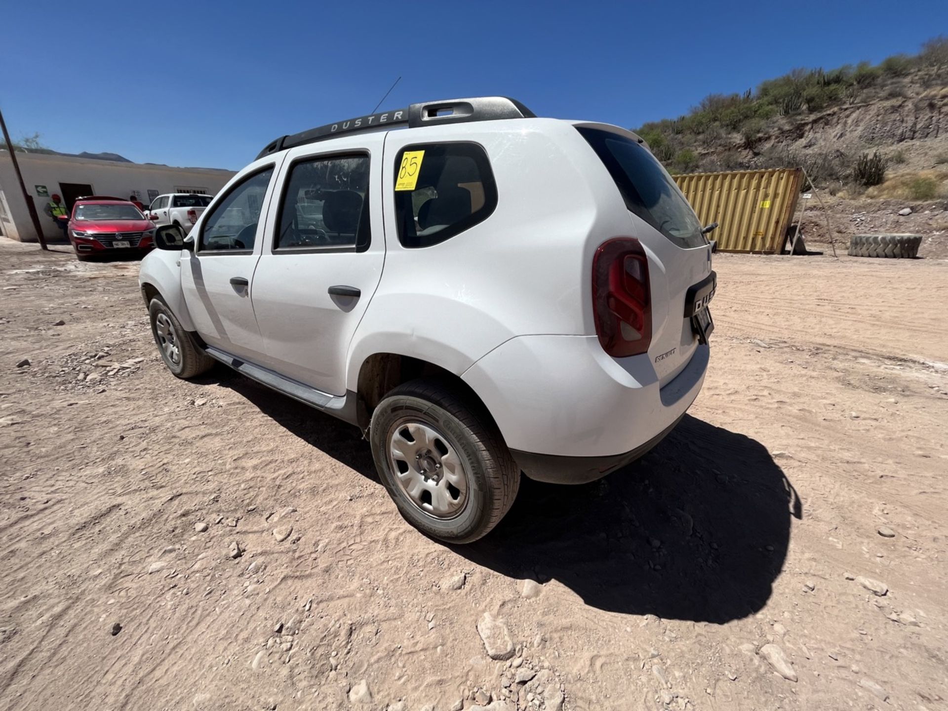 Renault Duster white vehicle, Series 9FBHS1FH4HM590467, Model 2017, automatic transmission, electr - Image 7 of 98