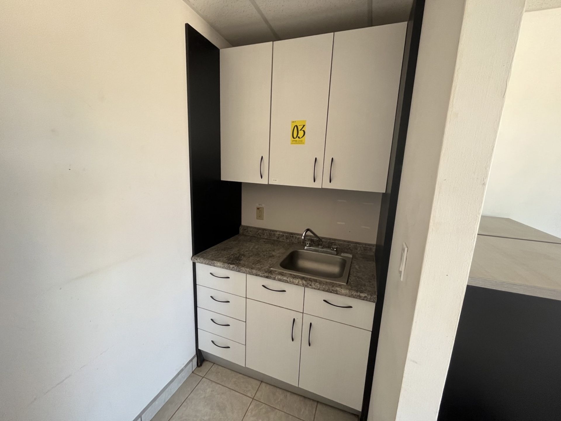 Kitchen station of 4 drawers with melamine cover with single stainless steel sink with mixer tap of - Image 3 of 13