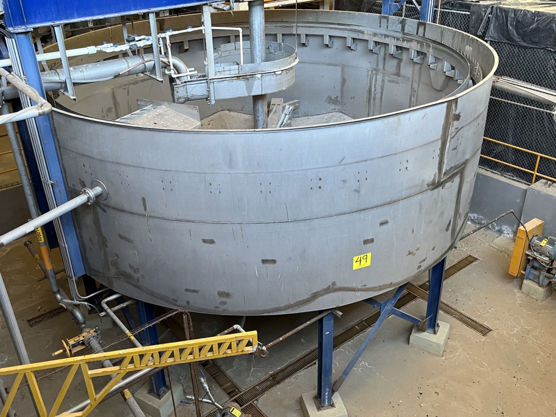 Stainless steel storage tank, measuring approximately 7 meters in diameter x 5.50 meters in height - Image 13 of 20