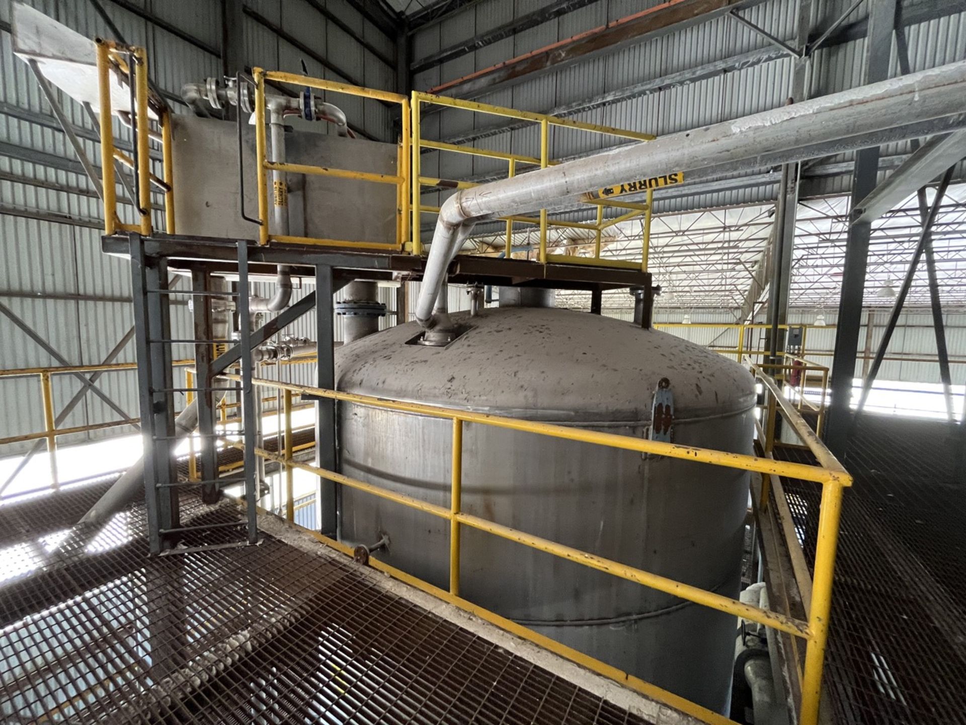 Conical storage tank with stainless steel toriesferica lid measures approximately 4.30 meters in di - Image 33 of 37