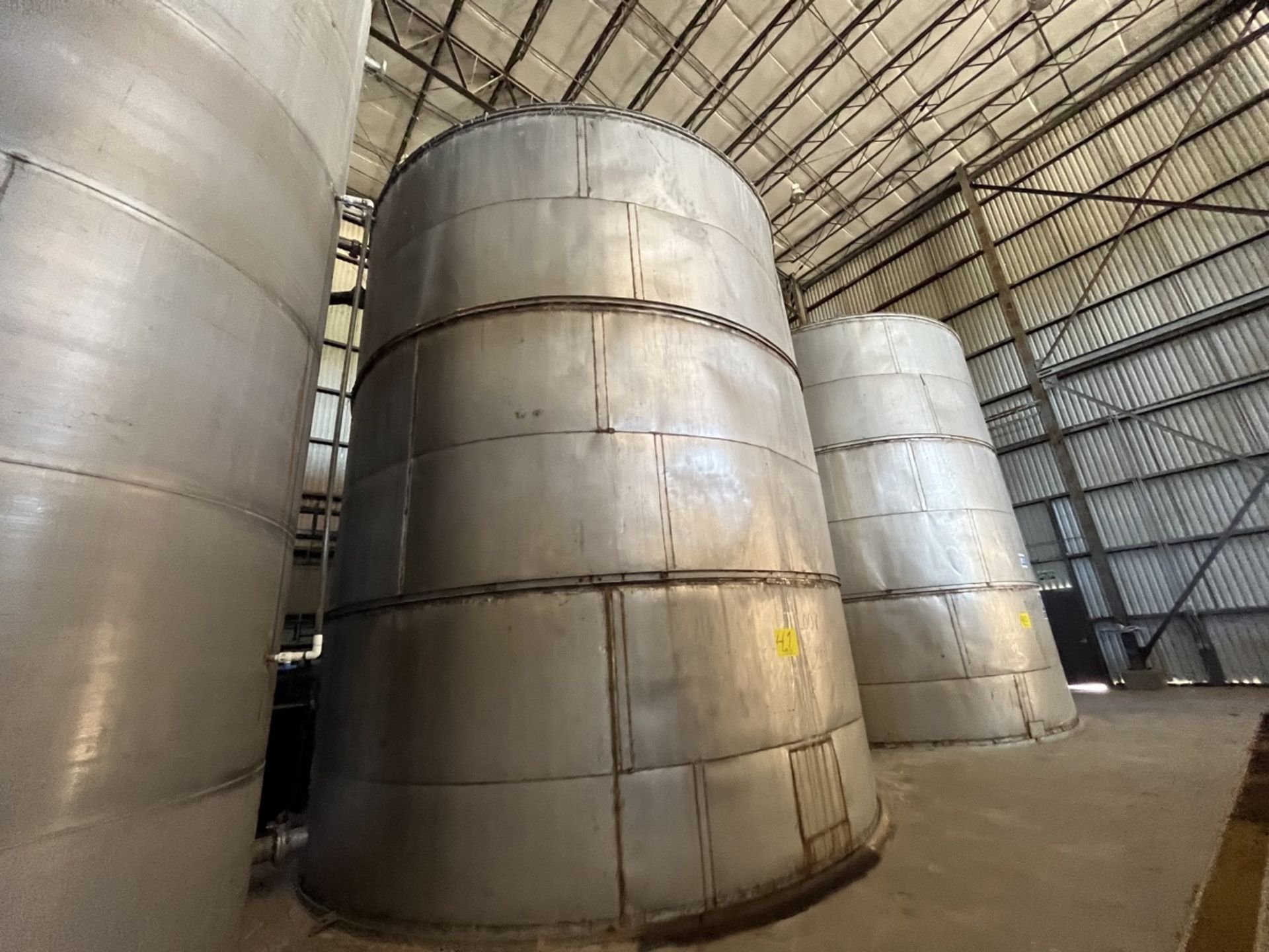 Stainless steel storage tank with a capacity of 192,163 liters, measuring approximately 6 meters in - Bild 4 aus 9