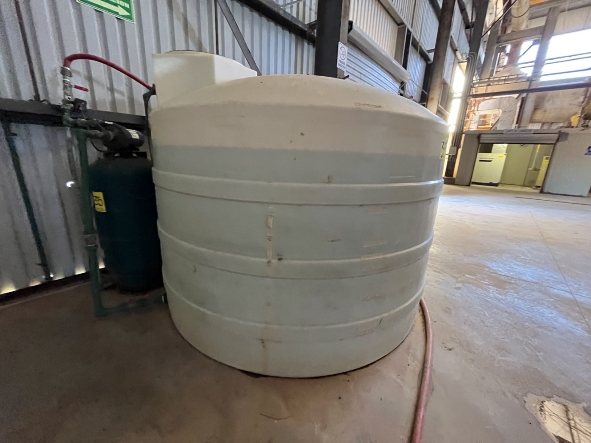 OASIS Water storage tank ,cistern type, capacity of 5 thousand liters approx, measures approx 2.10 - Image 4 of 16