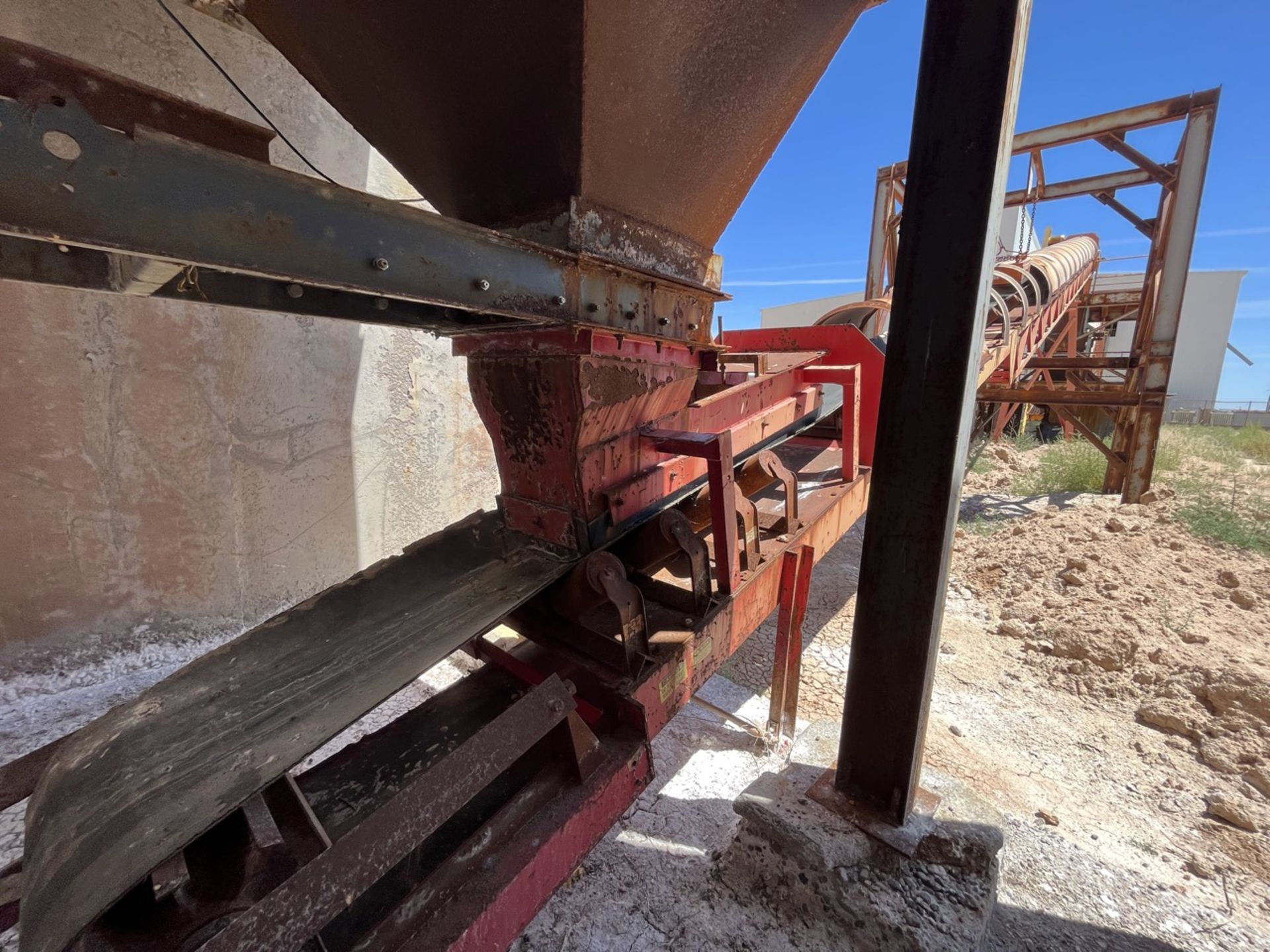 MECO Inclined rubber conveyor belt measuring approximately 60 cm wide x 20 meters long, Series 2659 - Image 20 of 42