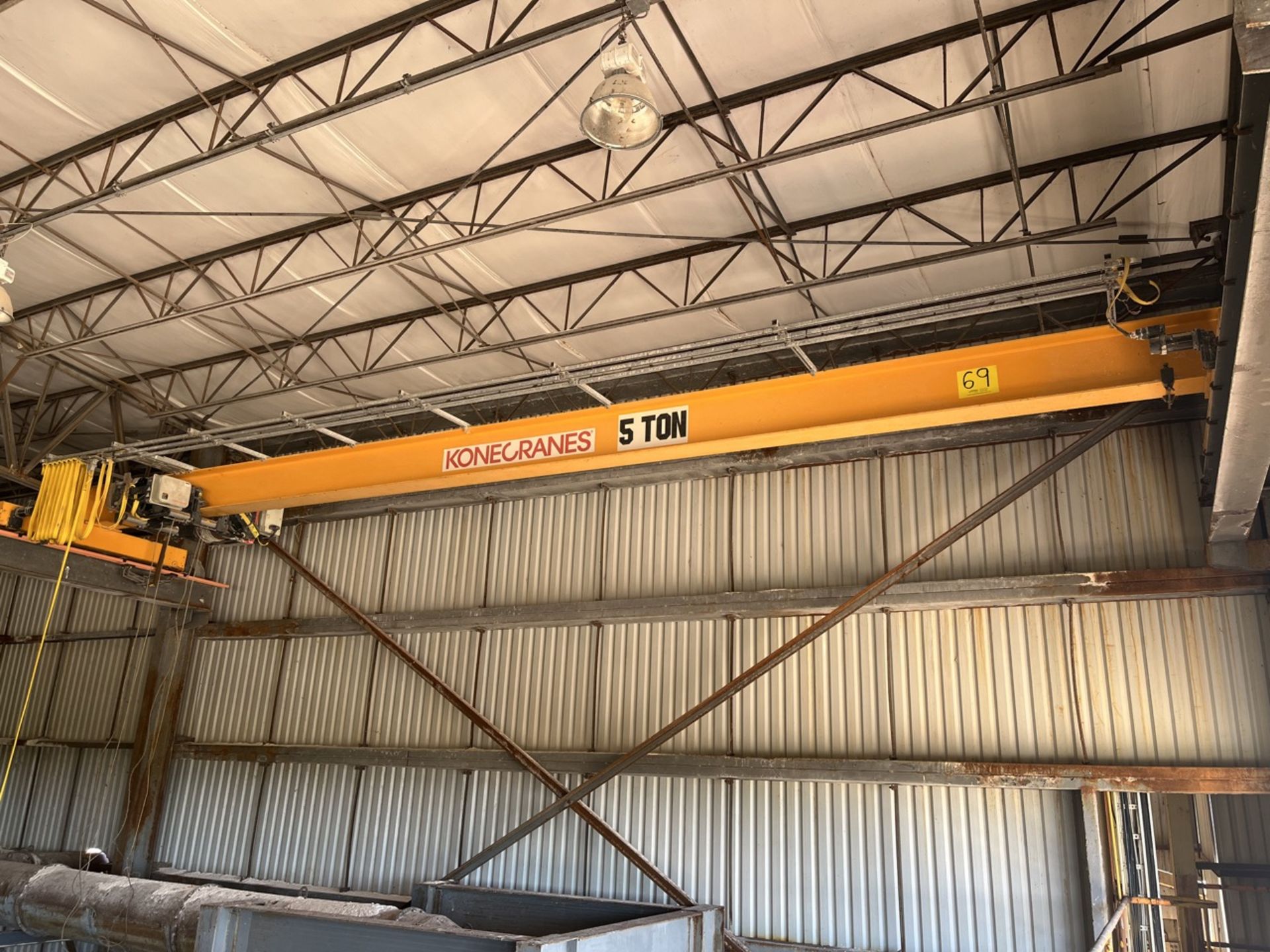 Konecranes overhead crane with a load capacity of 5 tons and a 15-meter lifting capacity; includes - Image 2 of 12