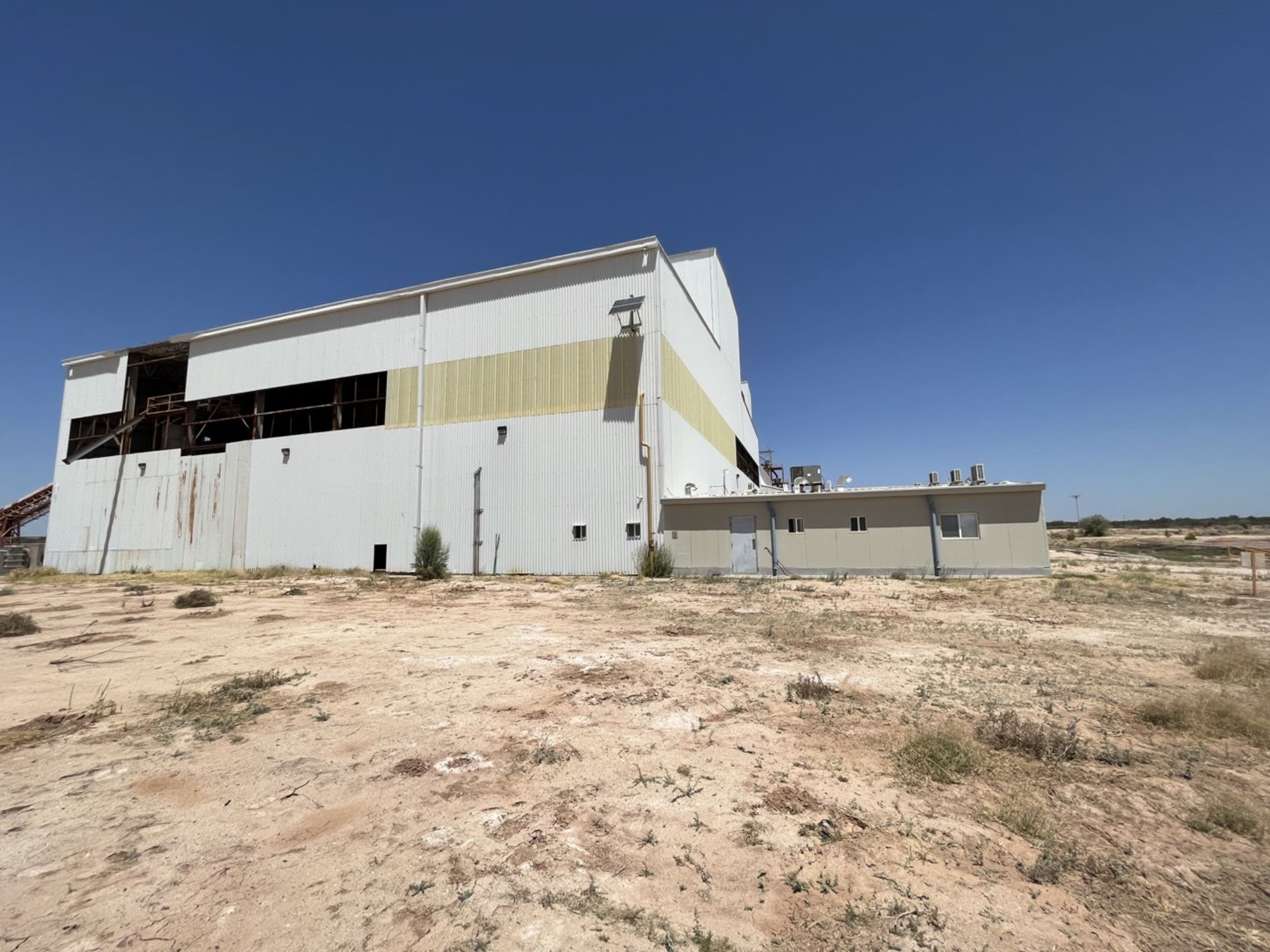 Complete Industrial Warehouse Structure - Image 4 of 141