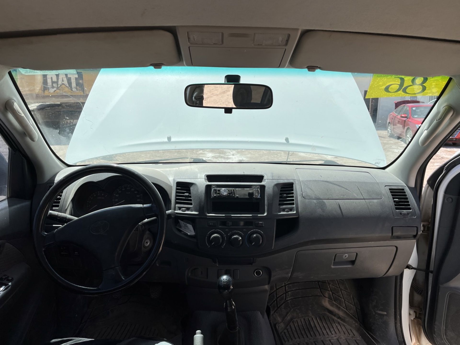 Vehicle Toyota Hilux, Pick Up Double cab white color, Serial MR0EX32G9F0263336, Model 2015, manual - Image 16 of 42